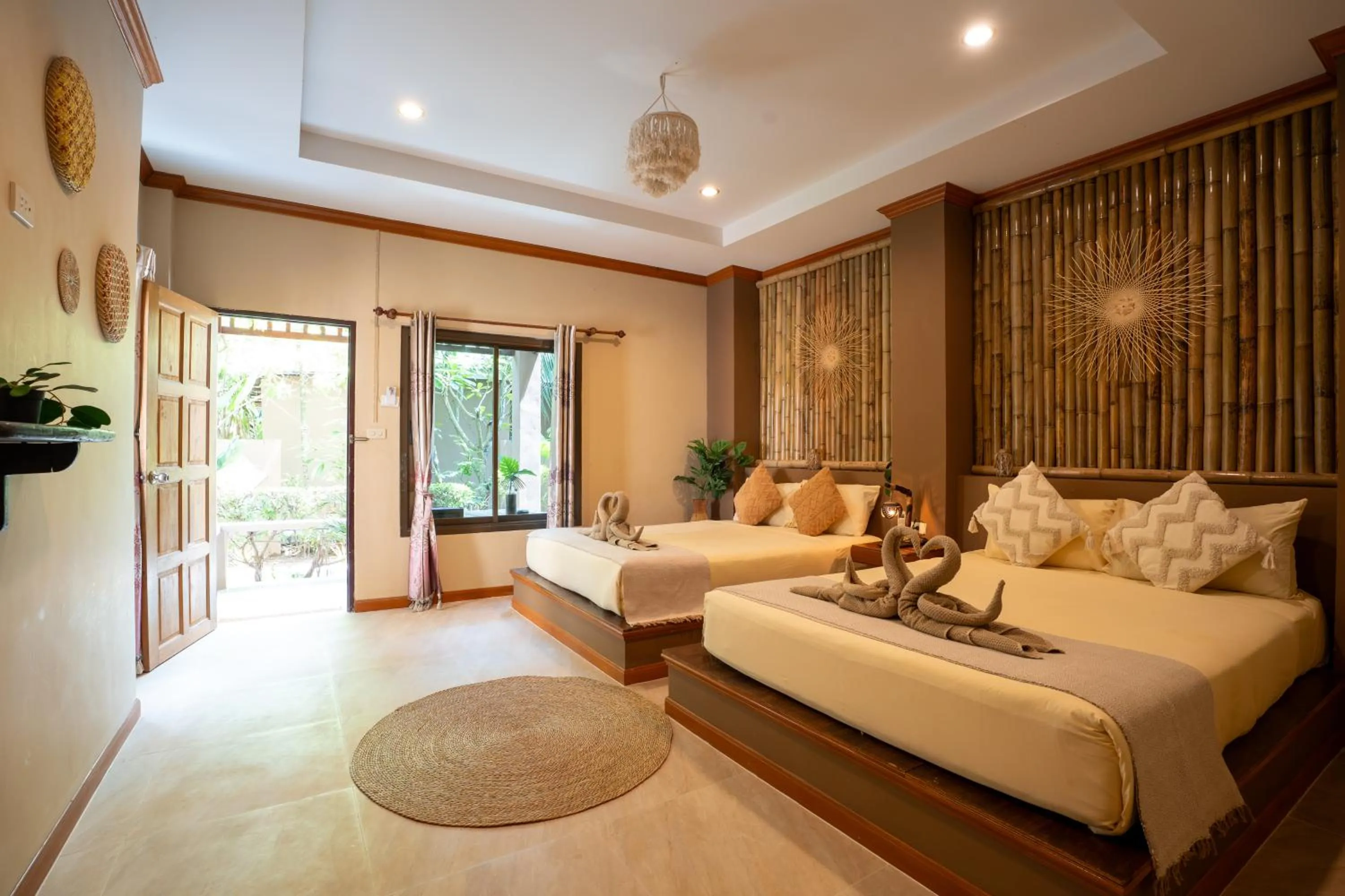 Photo of the whole room in Lanta Riviera Beach Resort