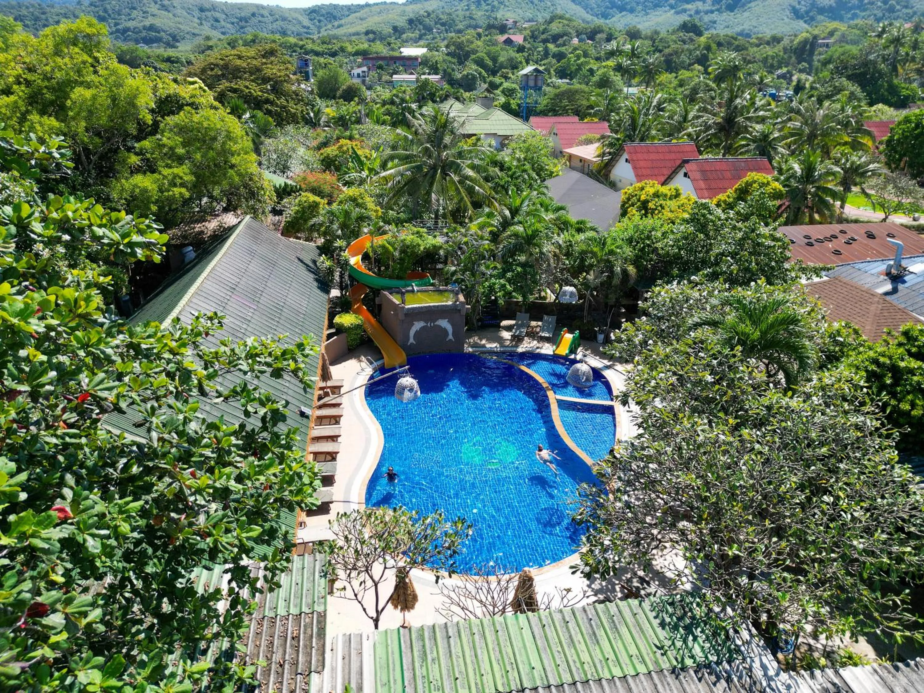 Swimming pool in Lanta Riviera Beach Resort