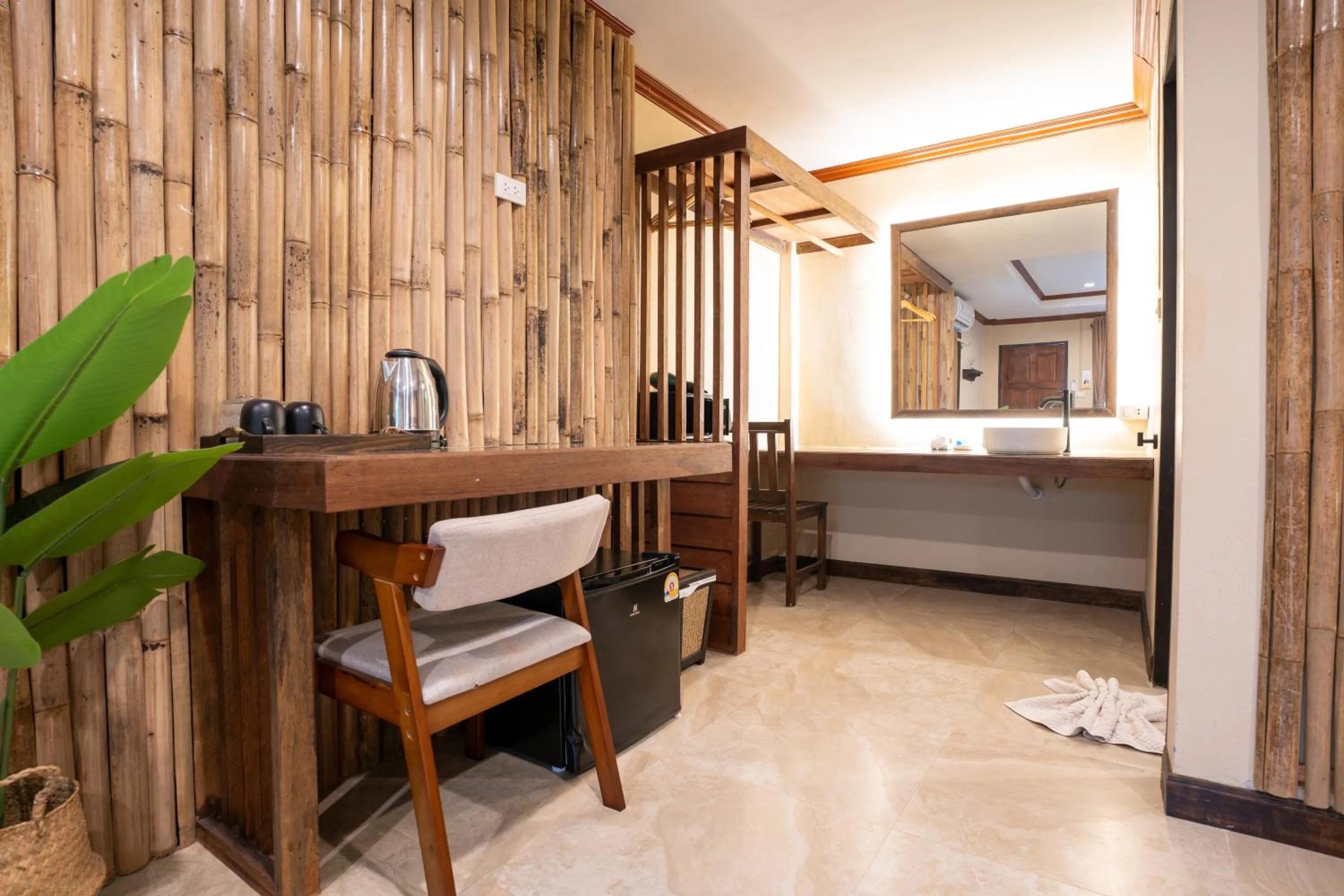 Coffee/tea facilities, Bed in Lanta Riviera Beach Resort