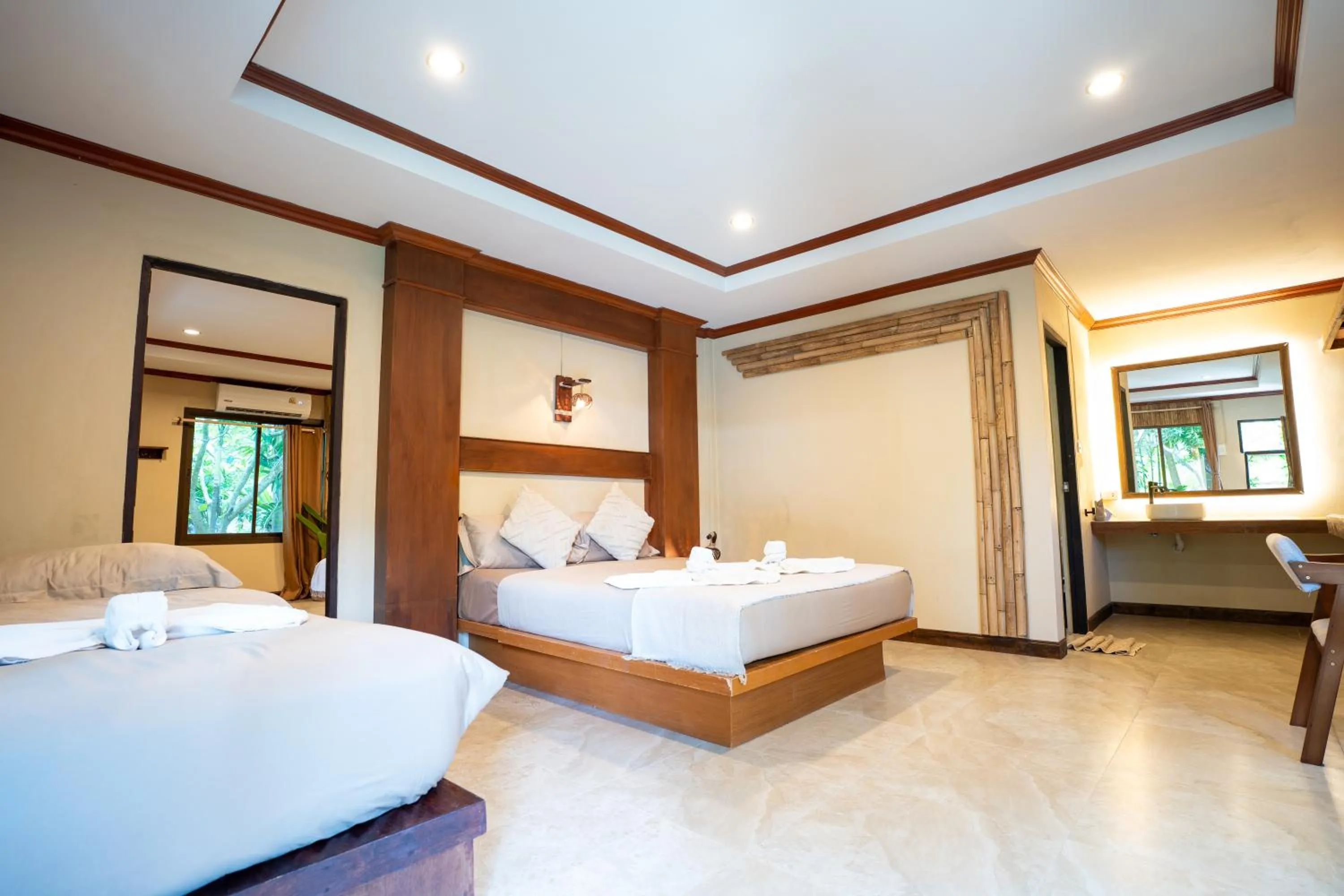 Bedroom, Bed in Lanta Riviera Beach Resort