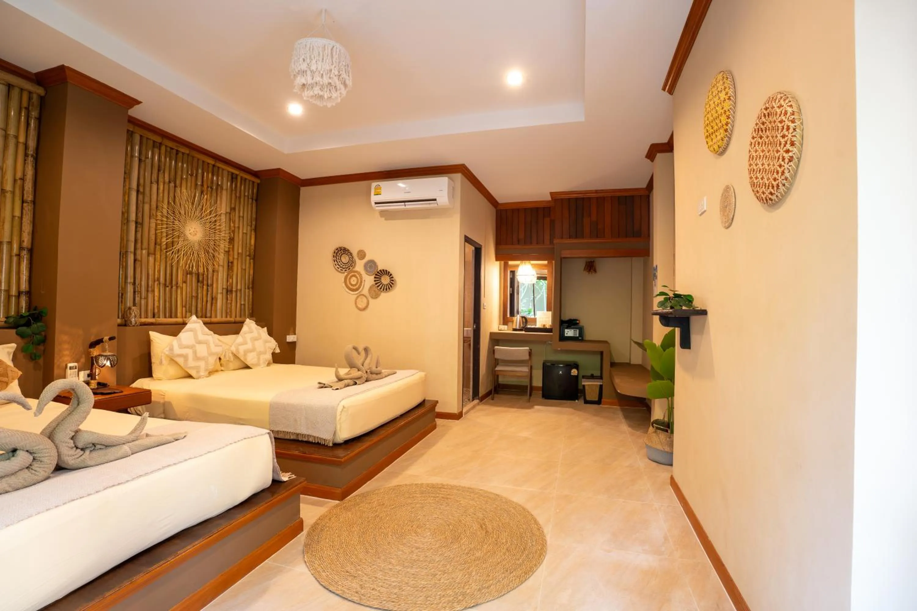 Bed in Lanta Riviera Beach Resort