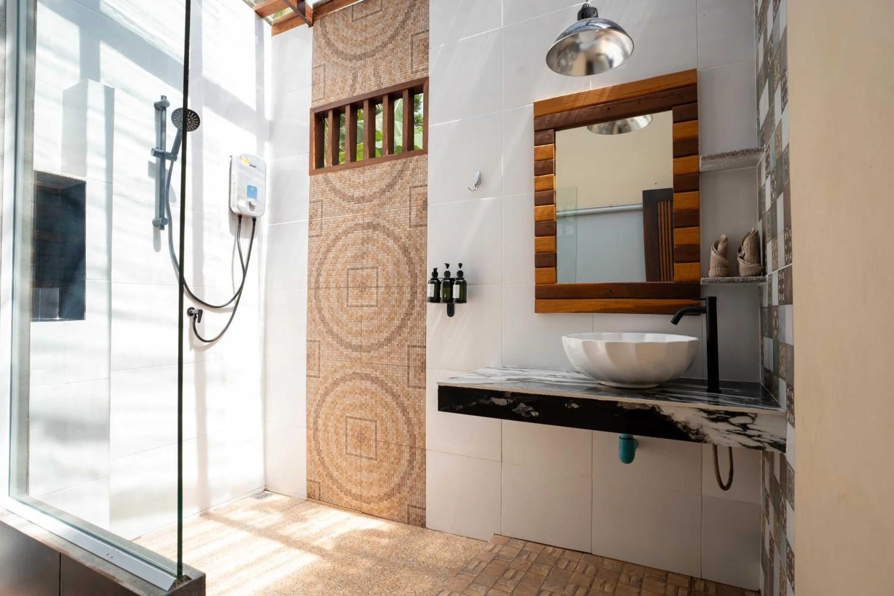 Shower in Lanta Riviera Beach Resort