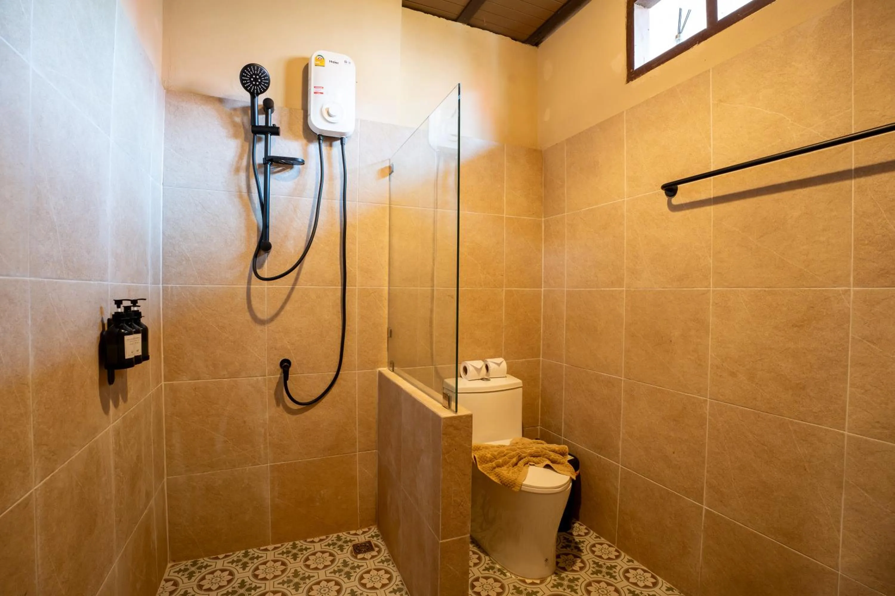 Shower in Lanta Riviera Beach Resort