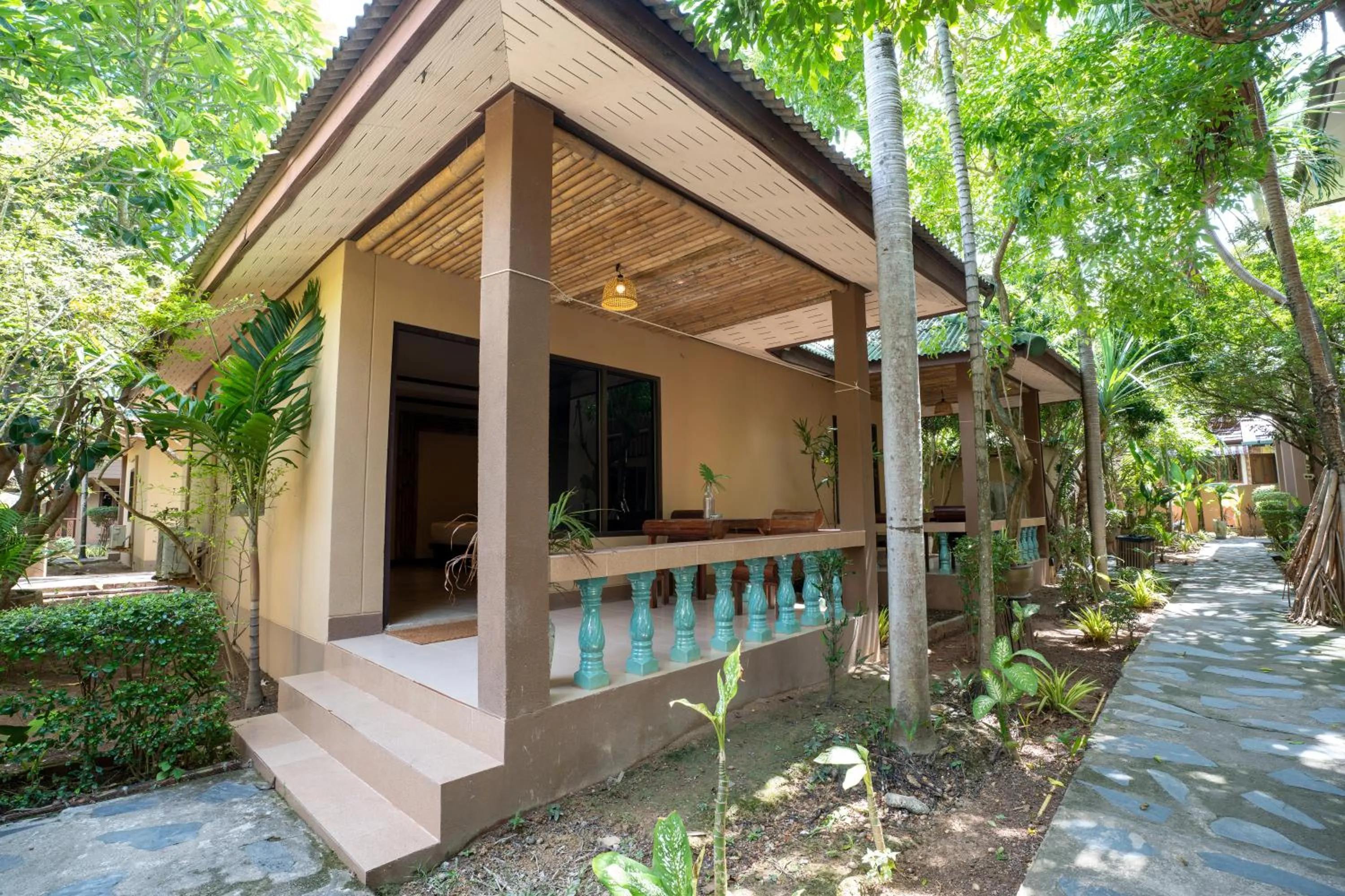 Property building in Lanta Riviera Beach Resort