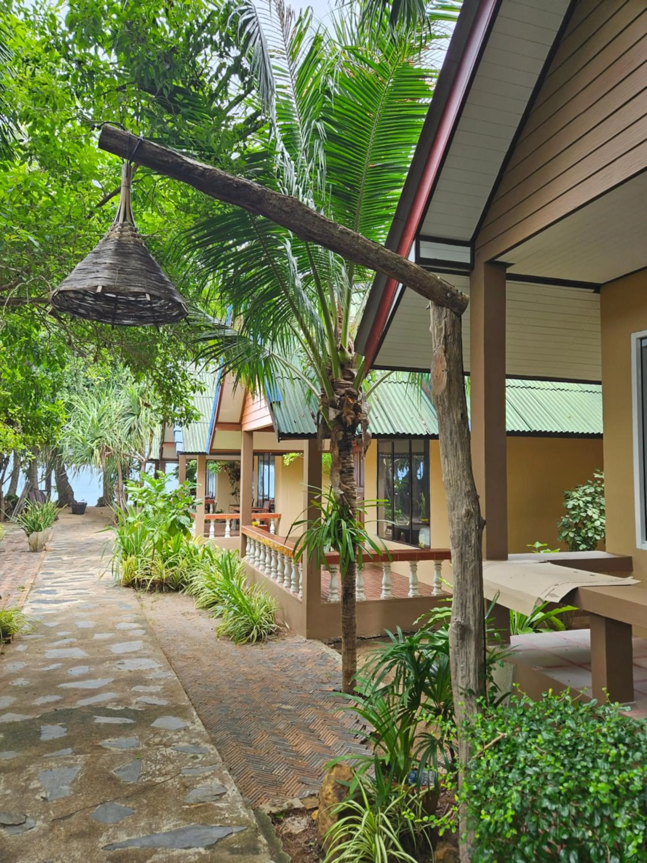 Property building in Lanta Riviera Beach Resort