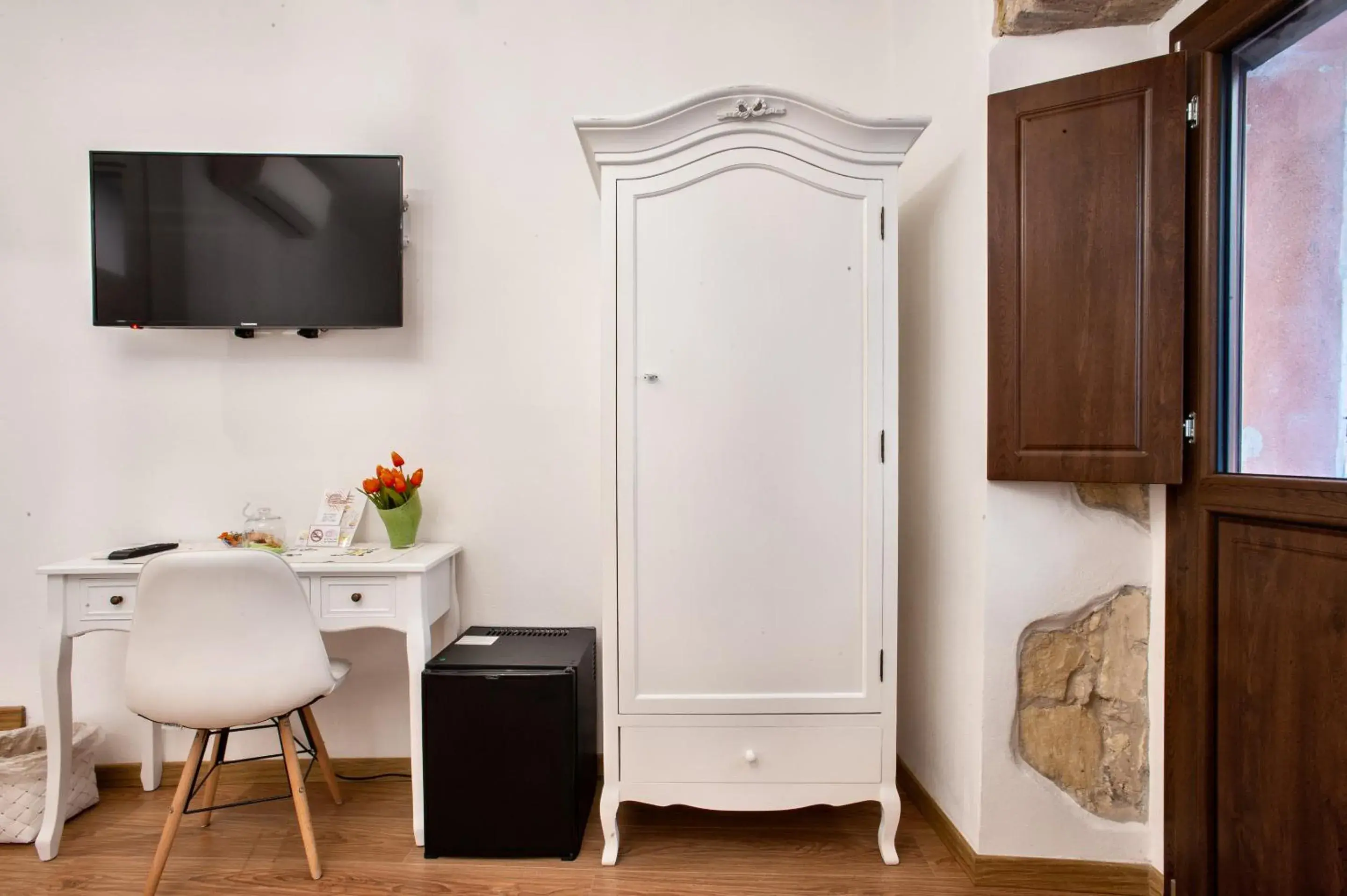 Double Room with Private Bathroom in Baco Rooms Double Room with Private Bathroom in Baco Rooms