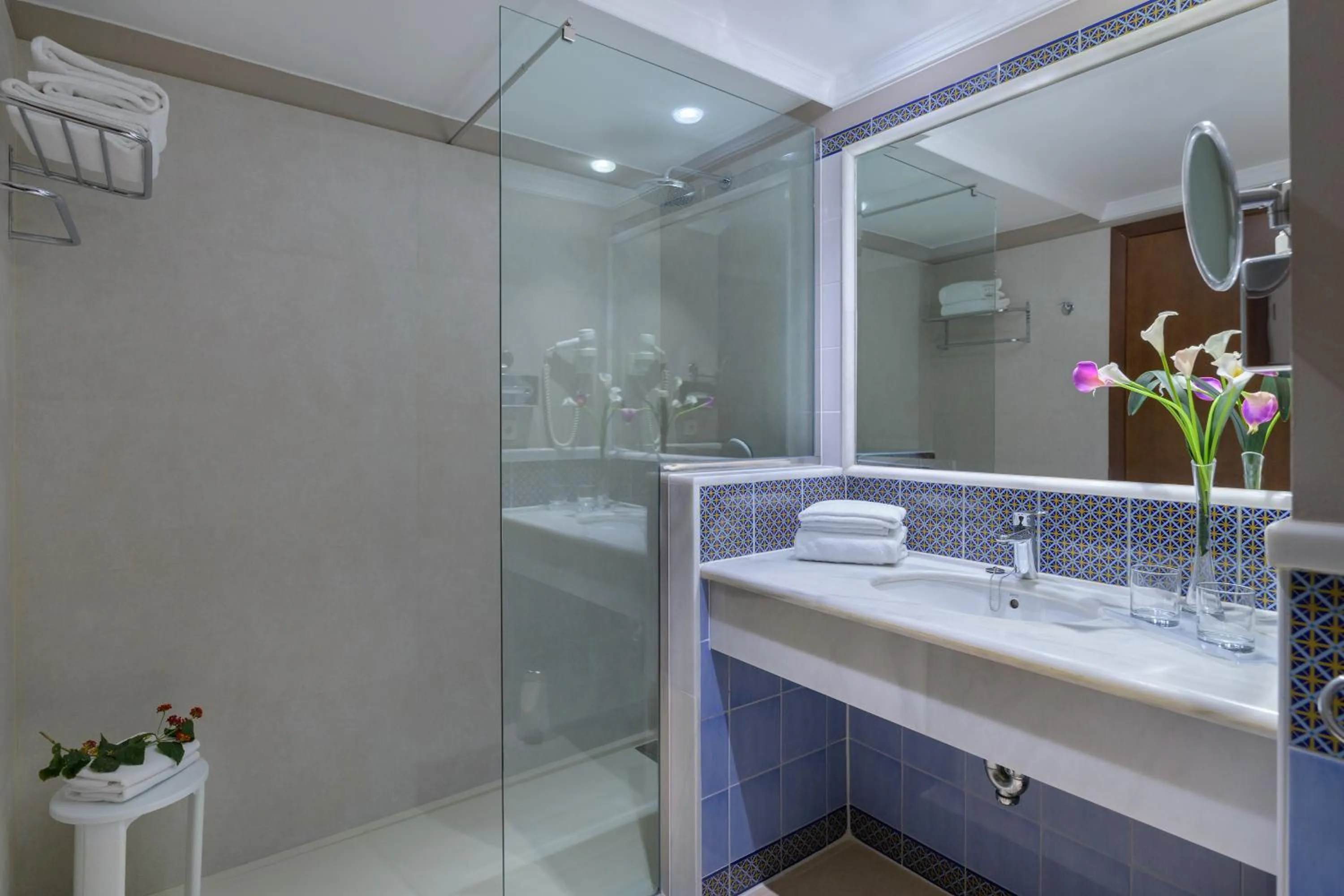 Shower in Hipotels Natura Palace Adults Only