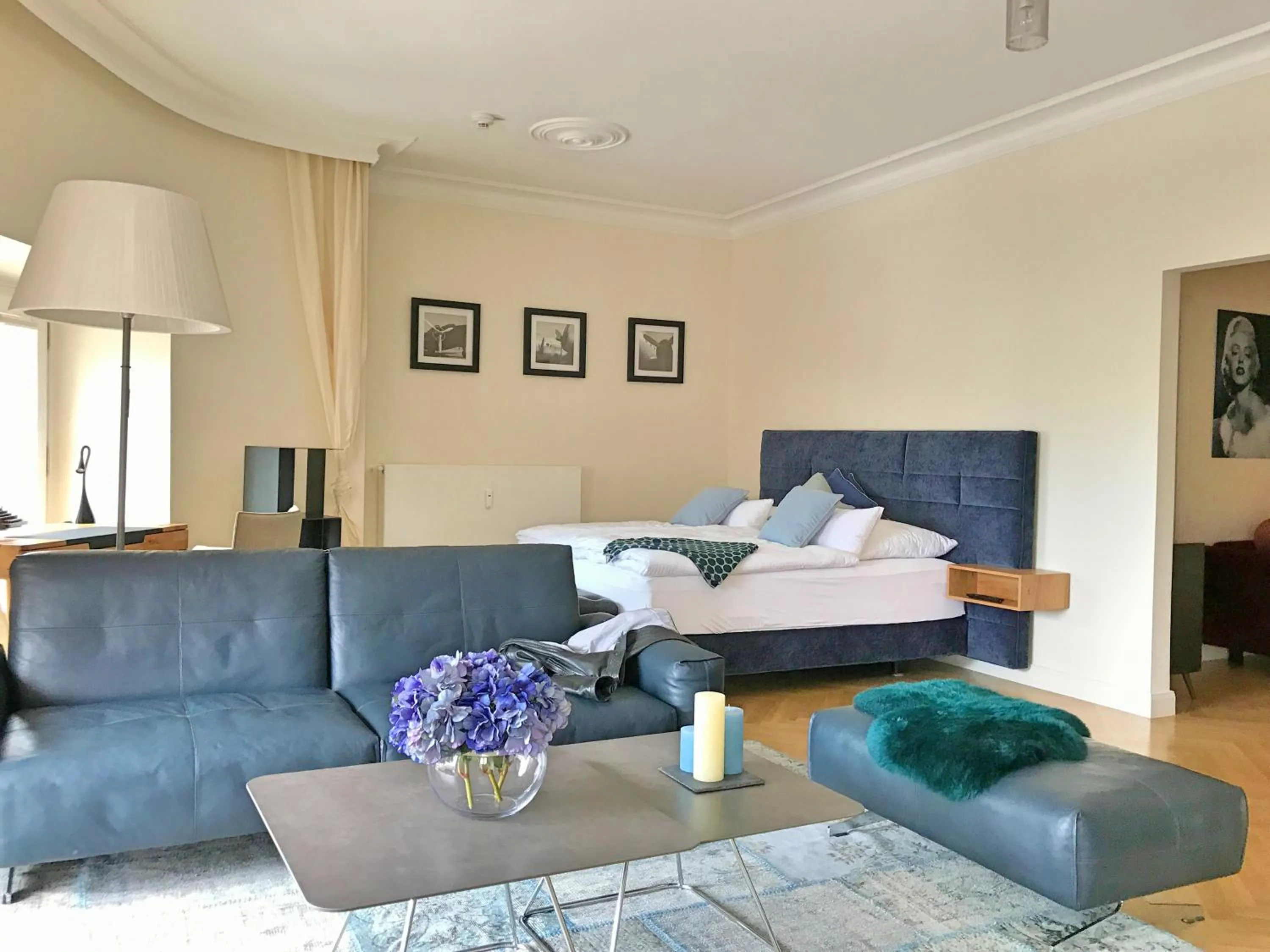 Photo of the whole room in Osteiner Hof by The Apartment Suite