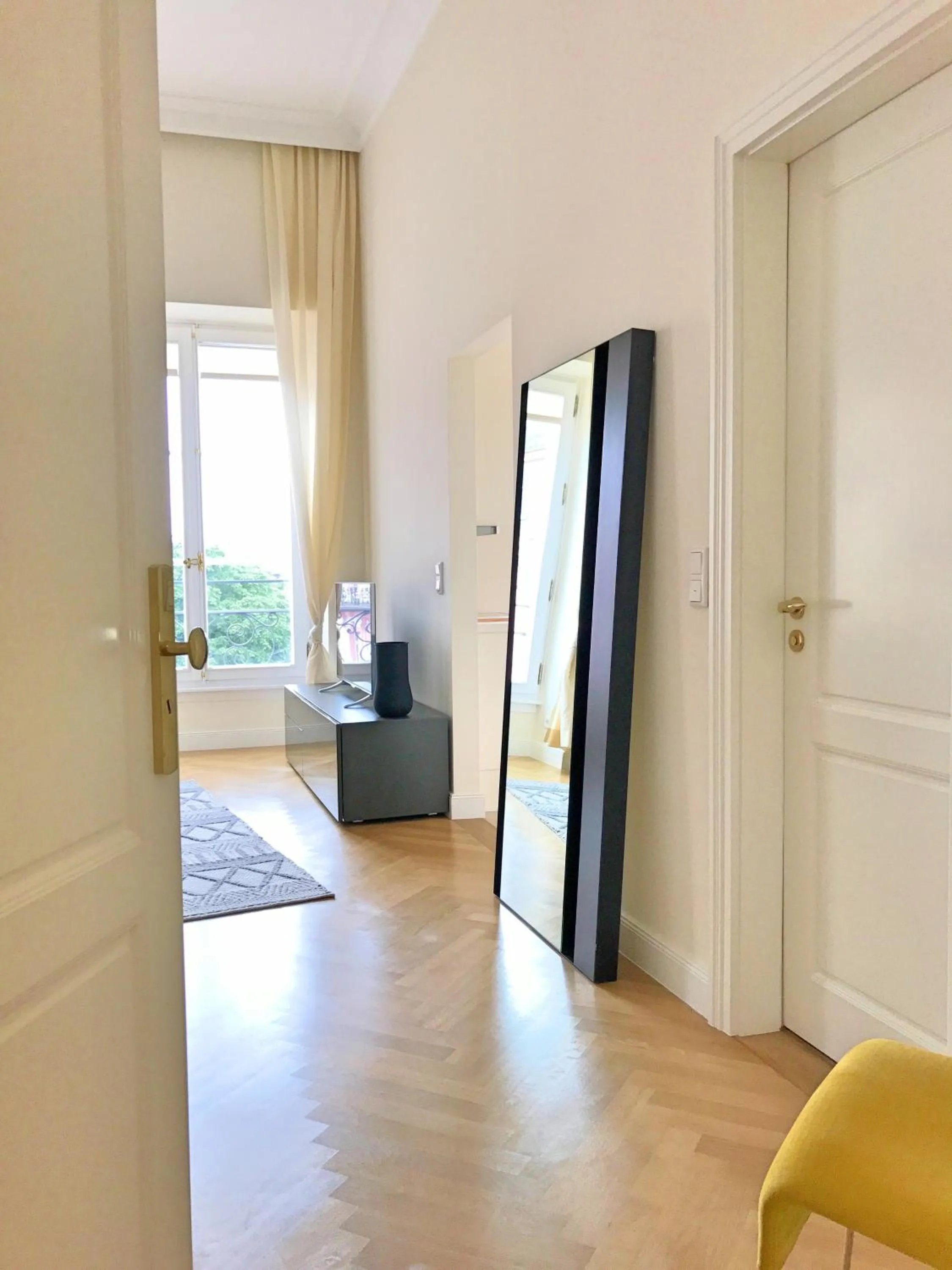 TV and multimedia in Osteiner Hof by The Apartment Suite
