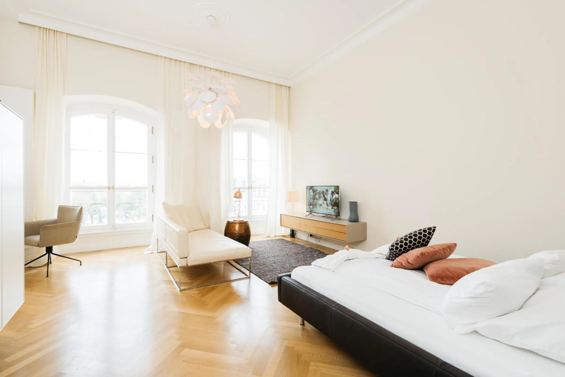 Living room, Bed in Osteiner Hof by The Apartment Suite