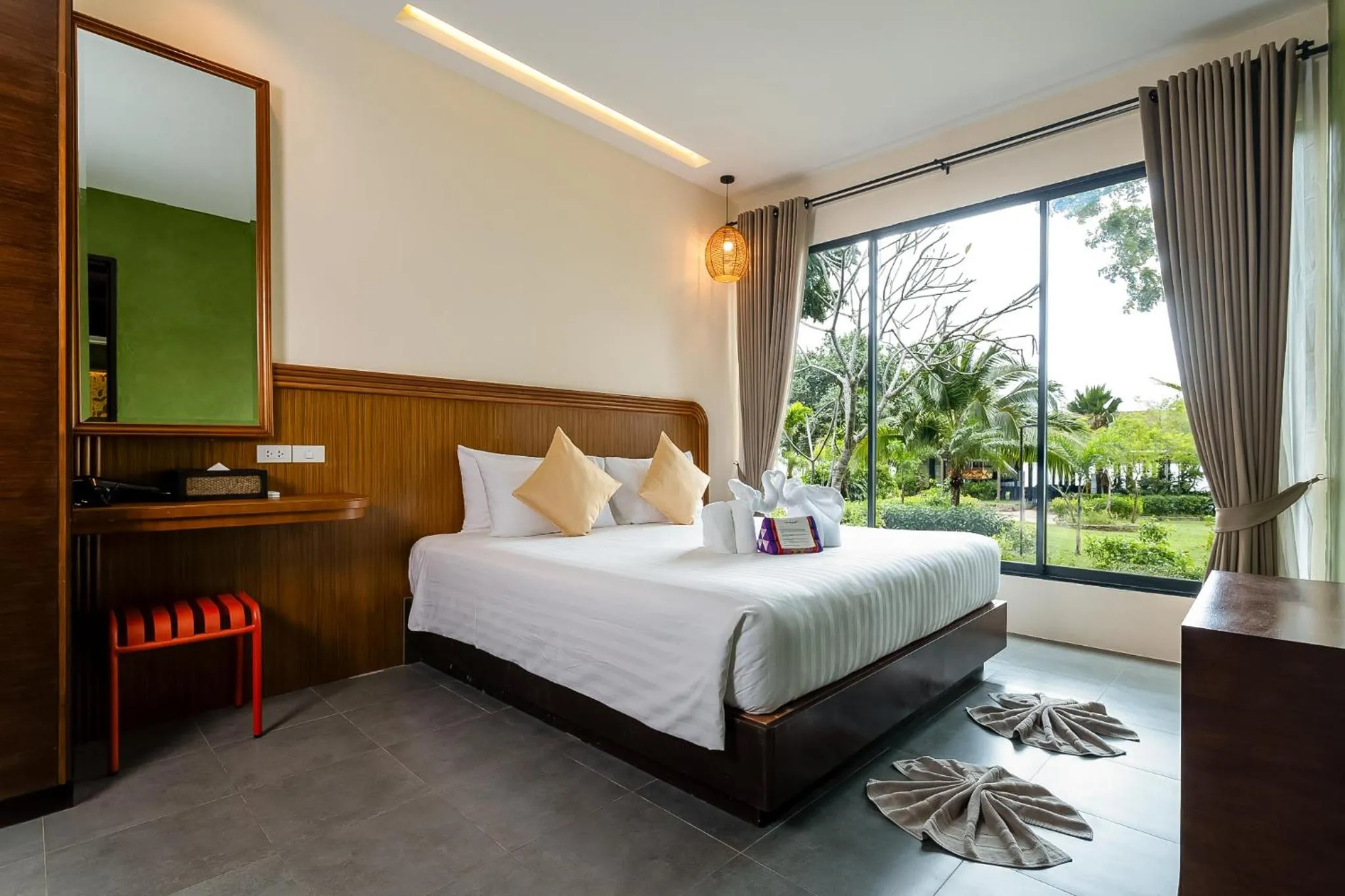 Bed in Anda Lanta Resort