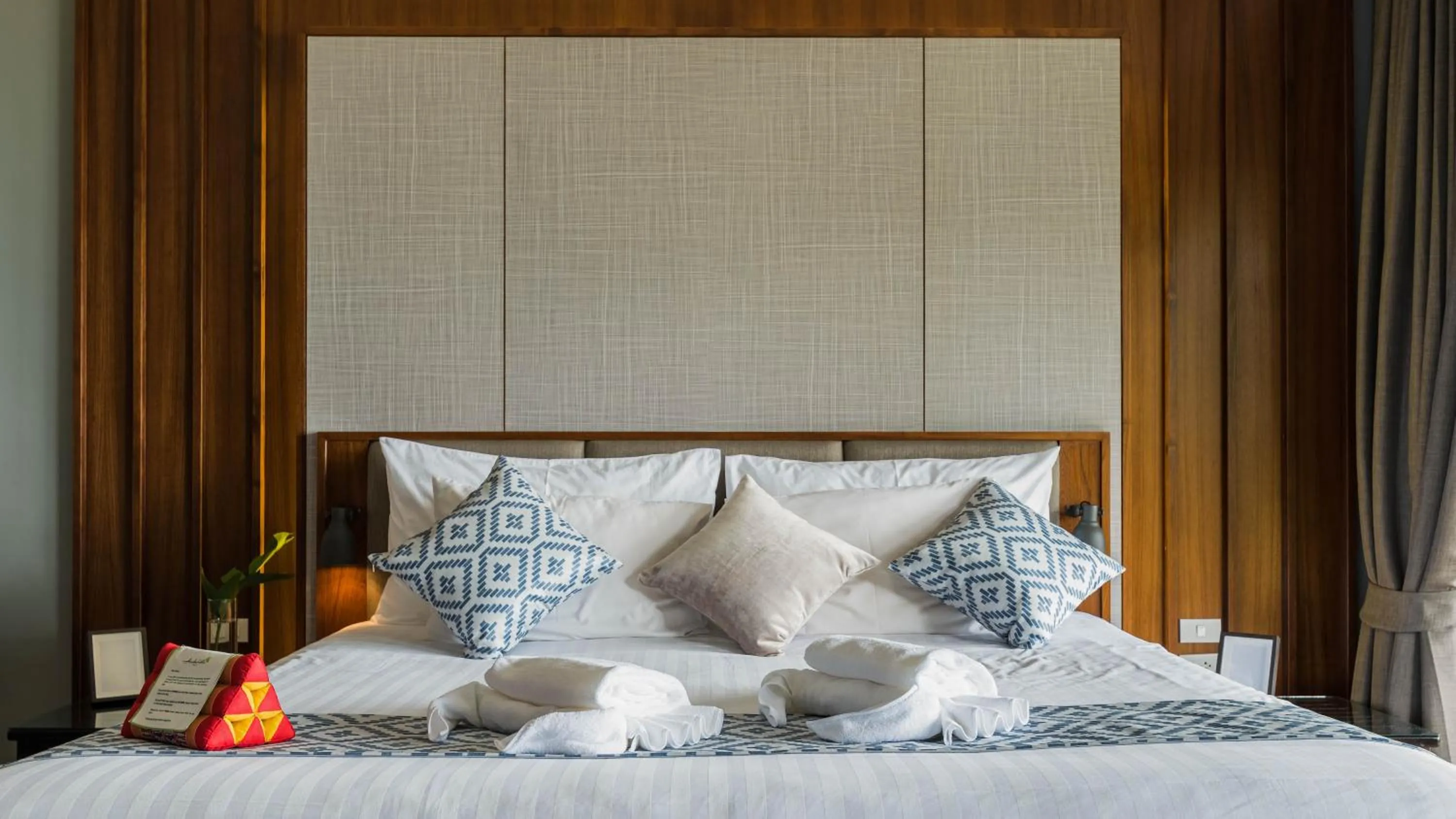 Decorative detail, Bed in Anda Lanta Resort