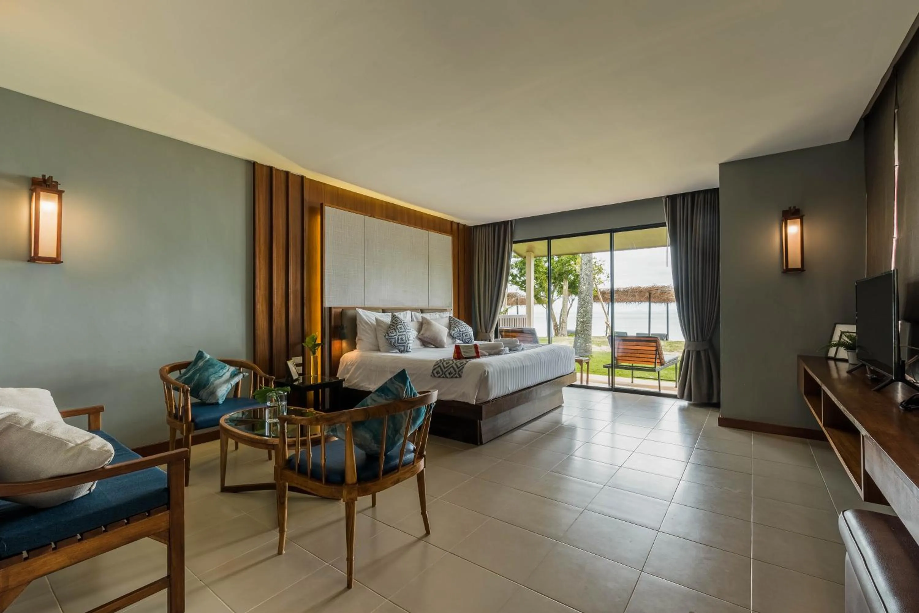 Photo of the whole room in Anda Lanta Resort