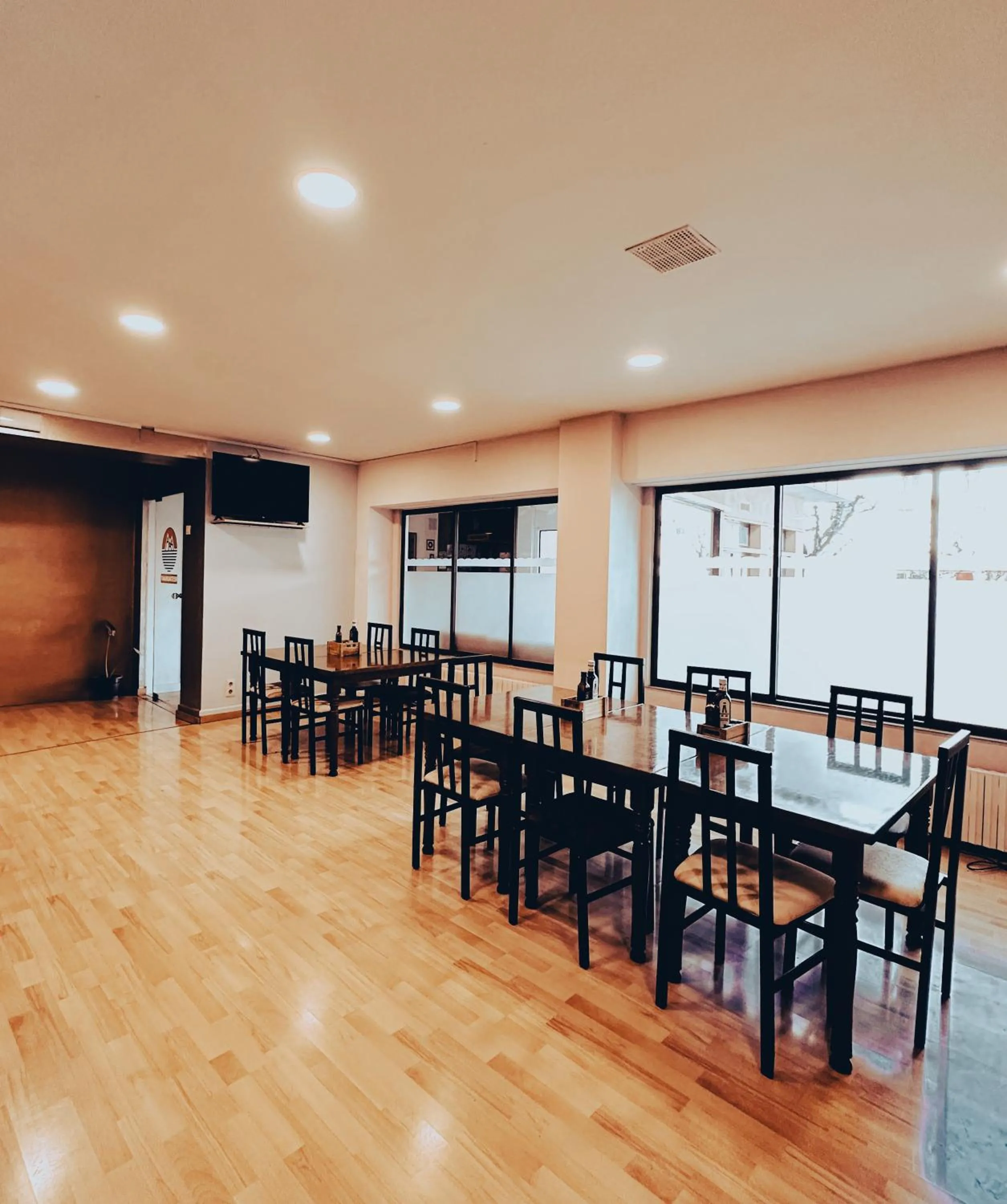 Restaurant/places to eat in Hotel Alegret