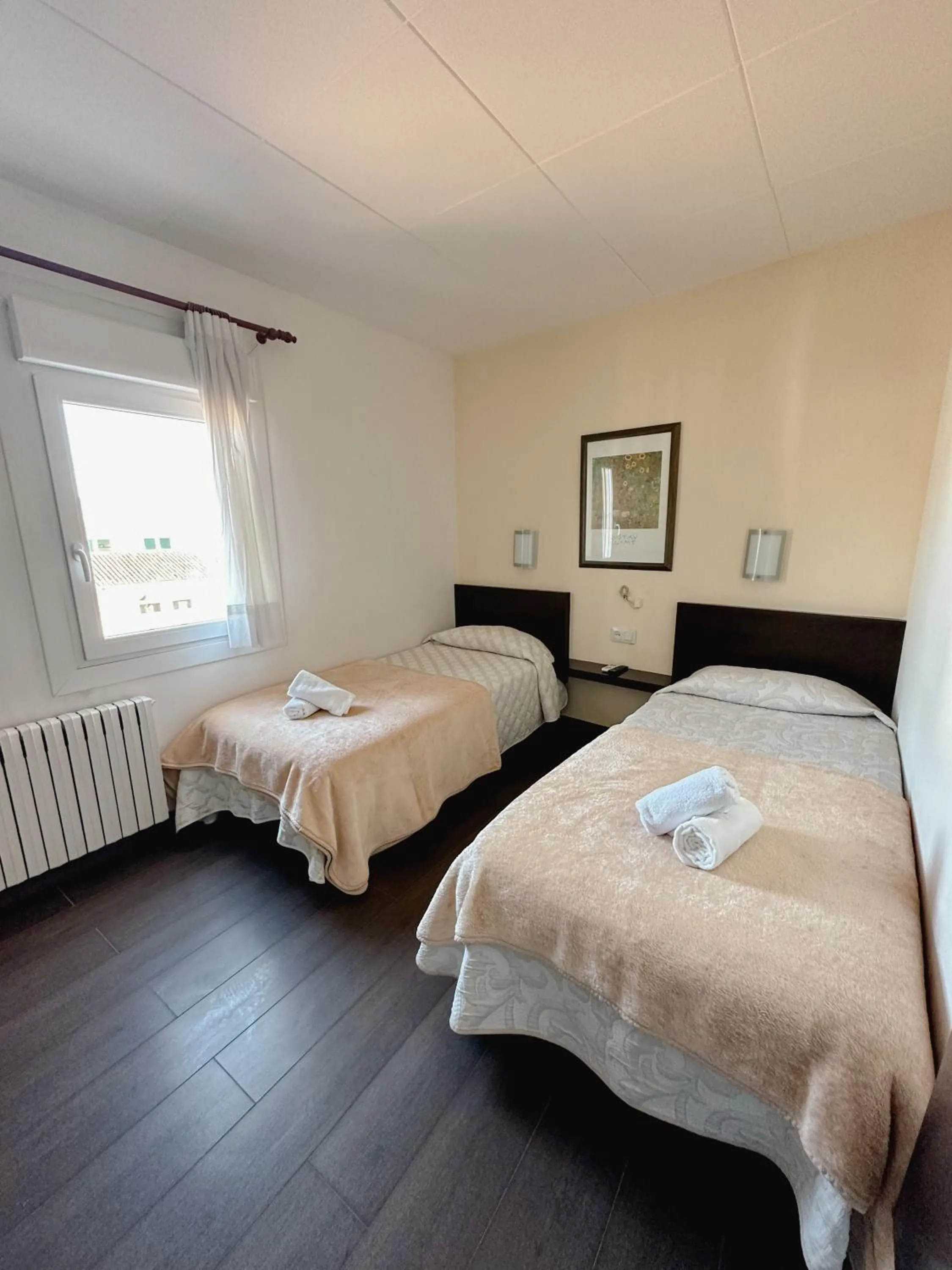 Bedroom, Bed in Hotel Alegret