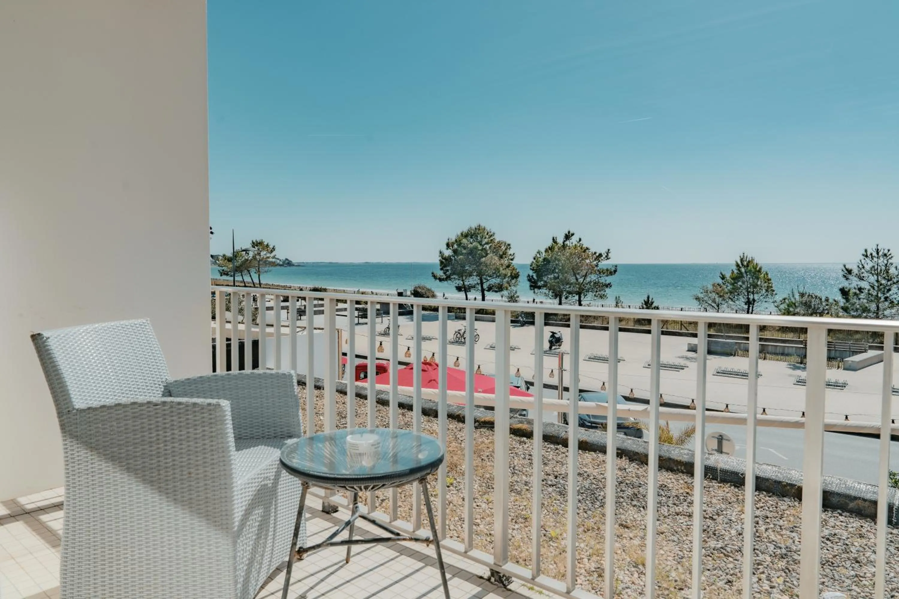 Balcony/Terrace in Hôtel Édenia - Spa Estime&Sens