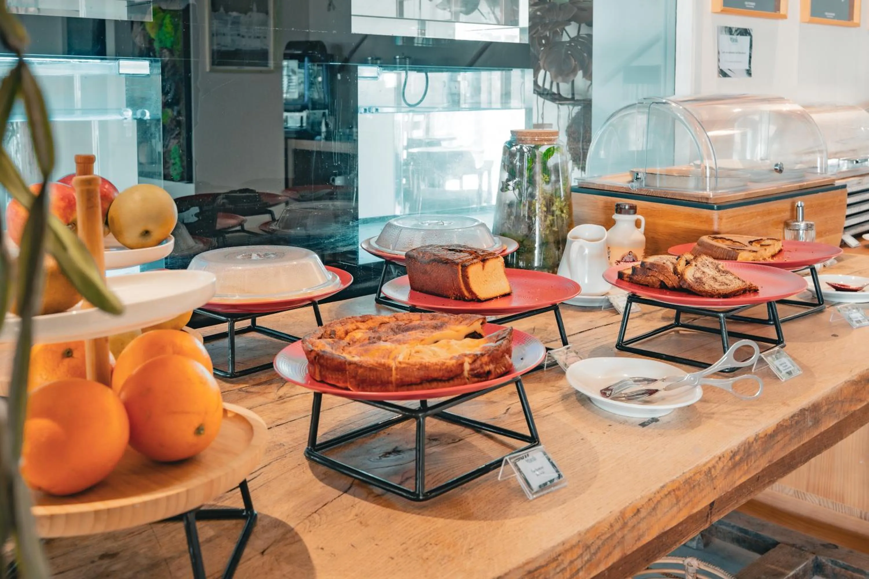 Continental breakfast in Hôtel Édenia - Spa Estime&Sens