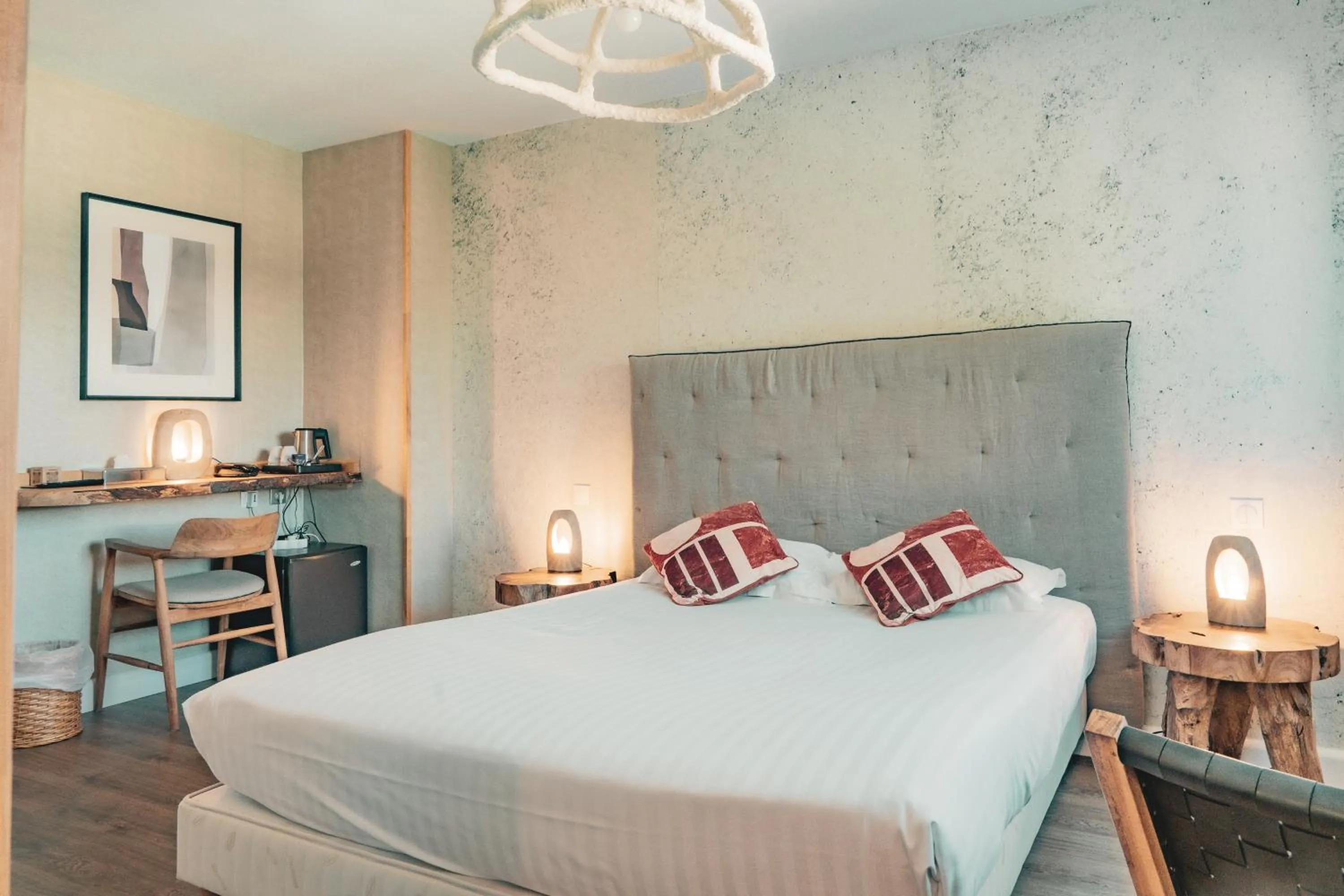 Bed in Hôtel Édenia - Spa Estime&Sens