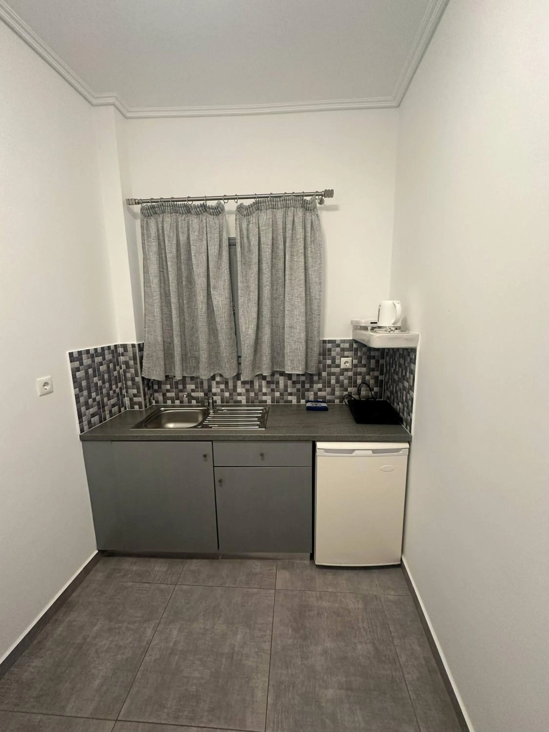 Markakis Studios Fira Town