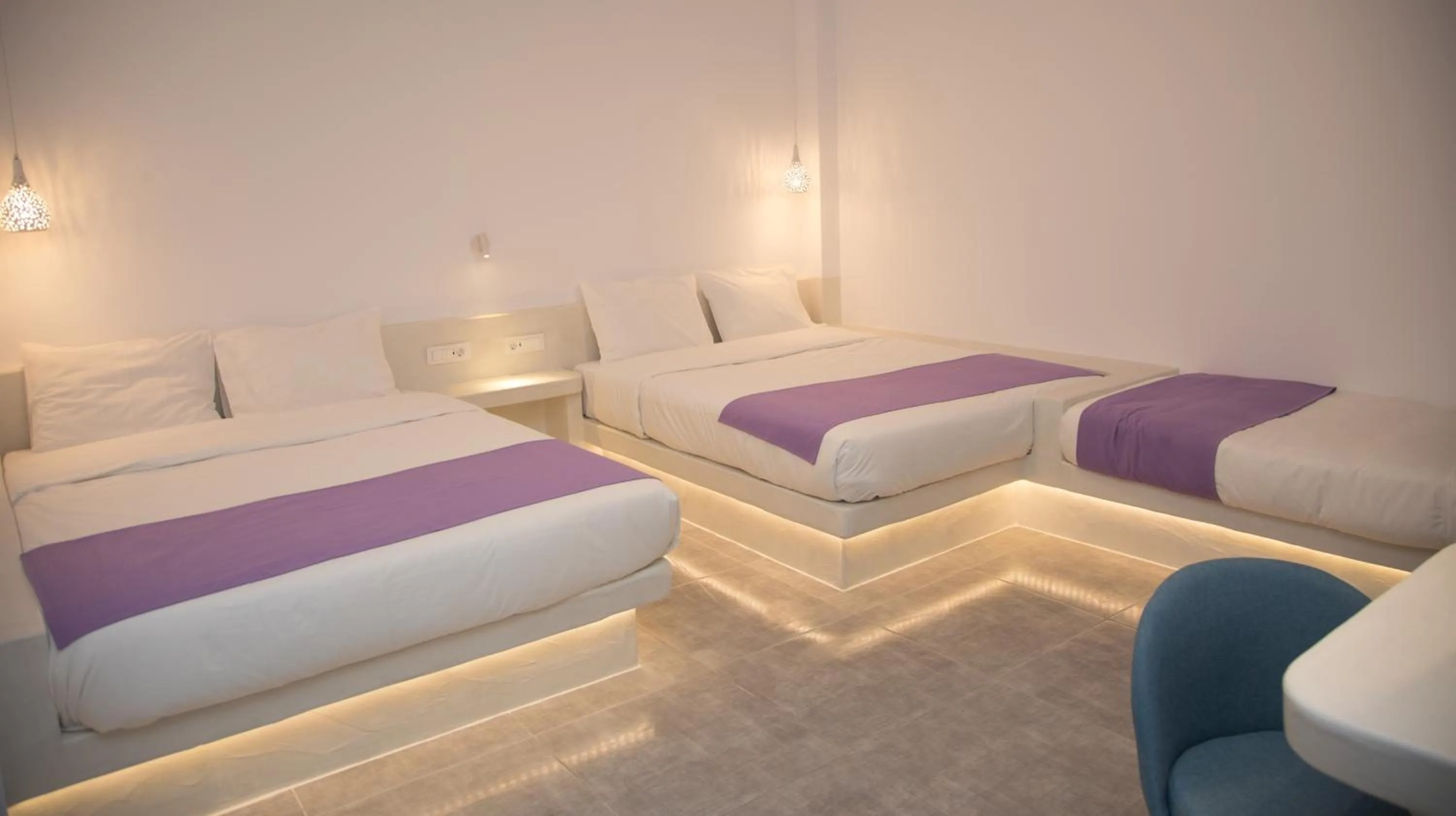 Bed in Markakis Studios Fira Town