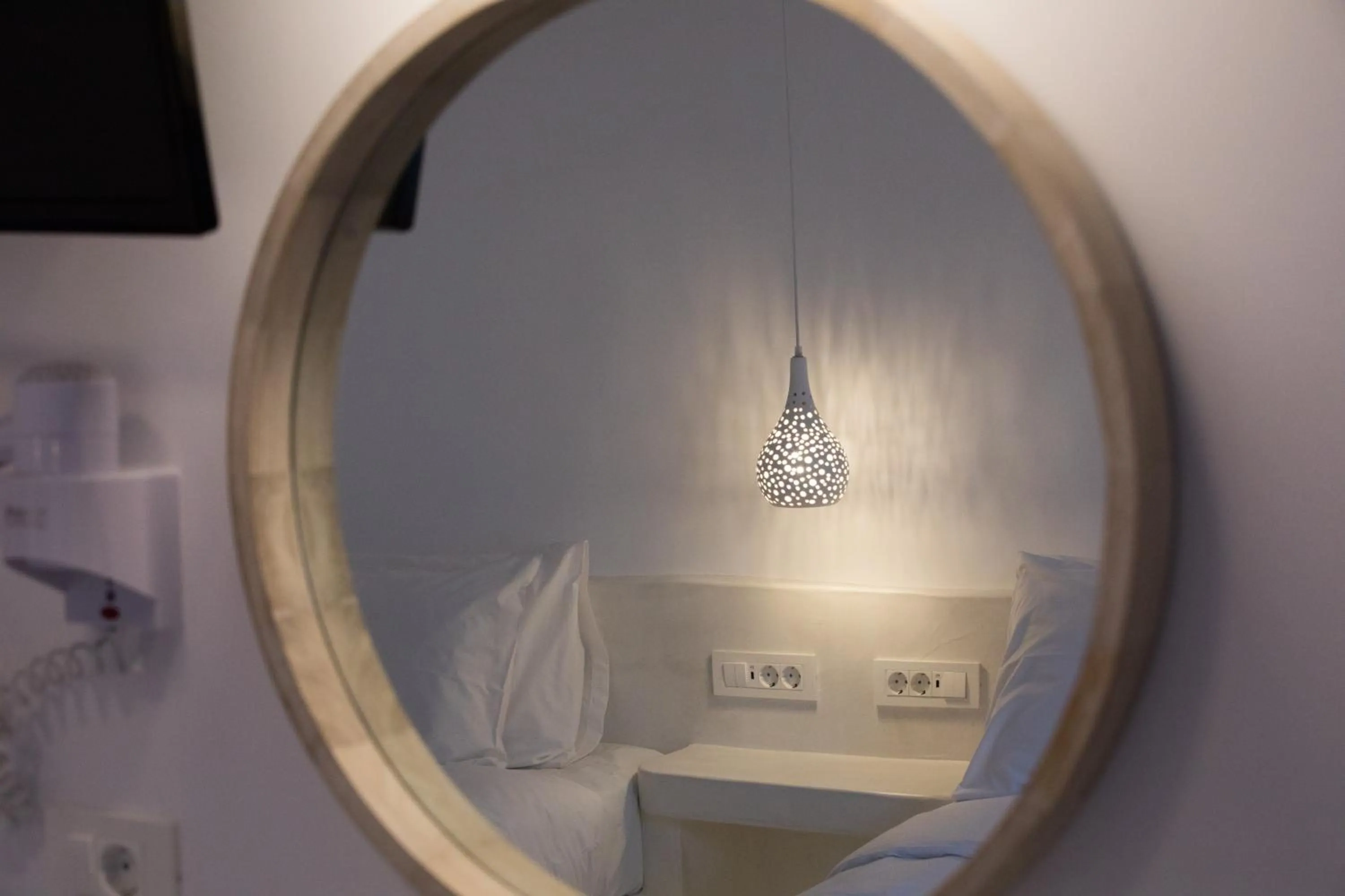 Bed in Markakis Studios Fira Town