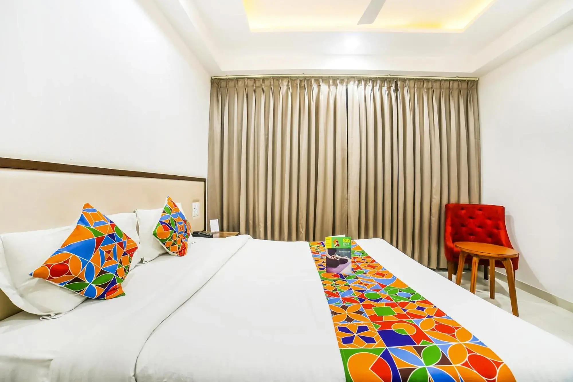 Bed in FabHotel Prime Sapphire Inn Bed in FabHotel Prime Sapphire Inn