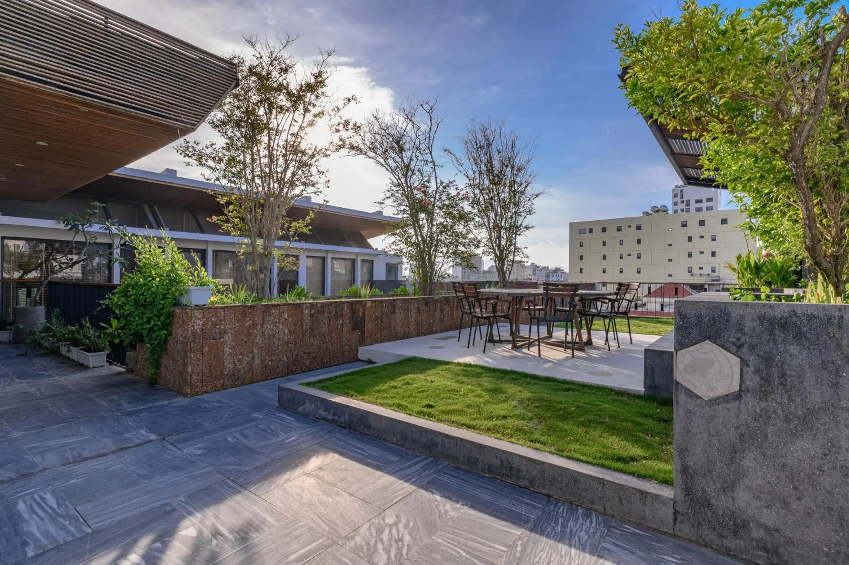 Property building in Mai's Boutique Property building in Mai's Boutique