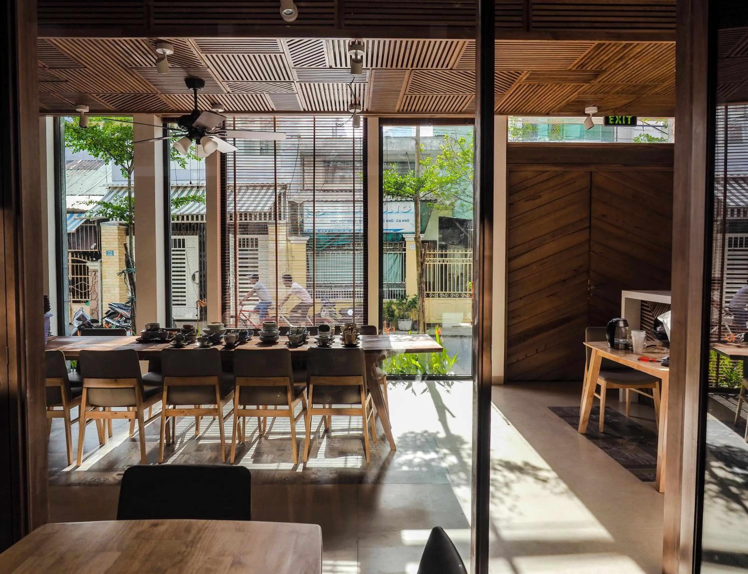 Restaurant/places to eat in Mai's Boutique