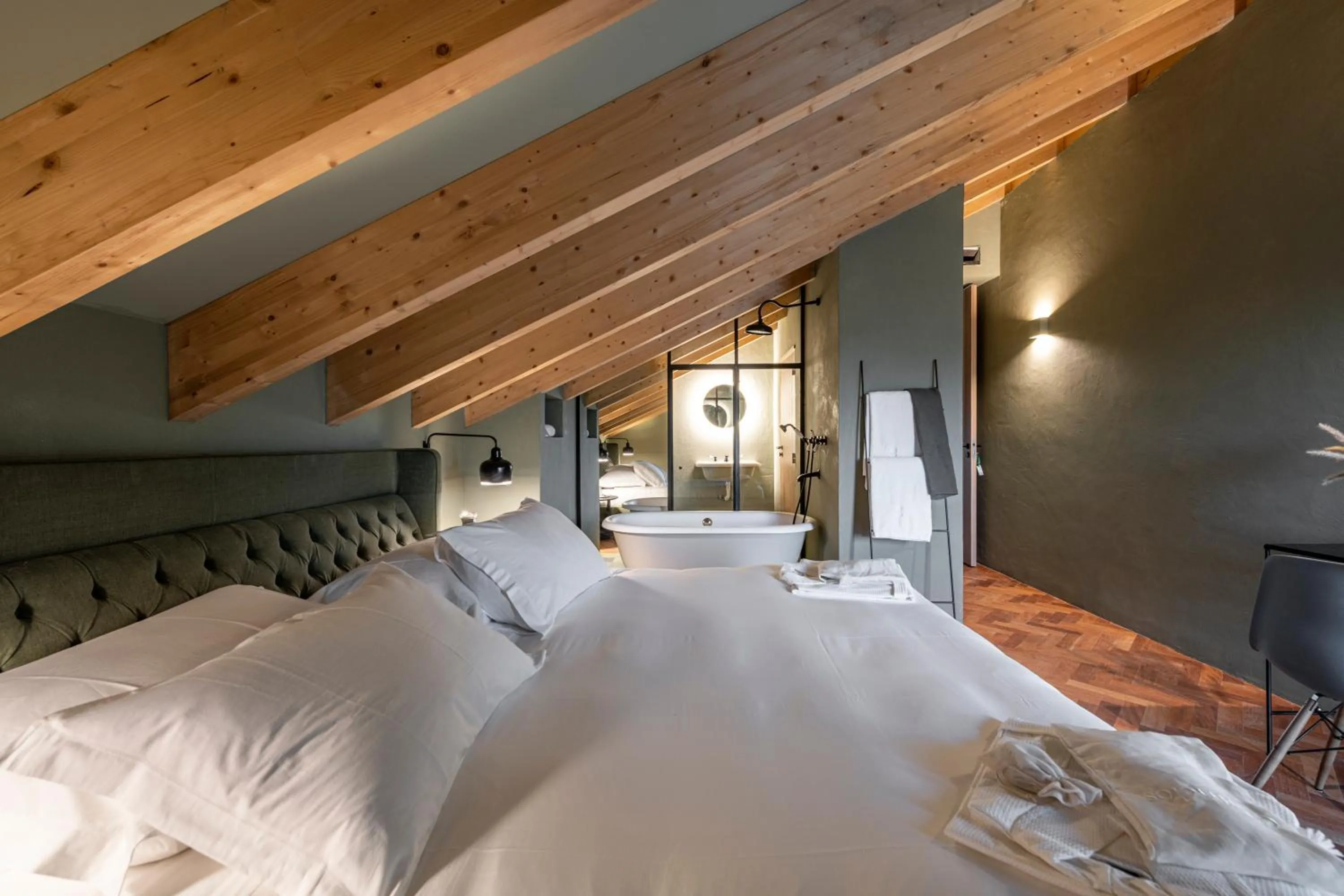 Bedroom, Bed in Herdade da Malhadinha Nova - Relais & Châteaux