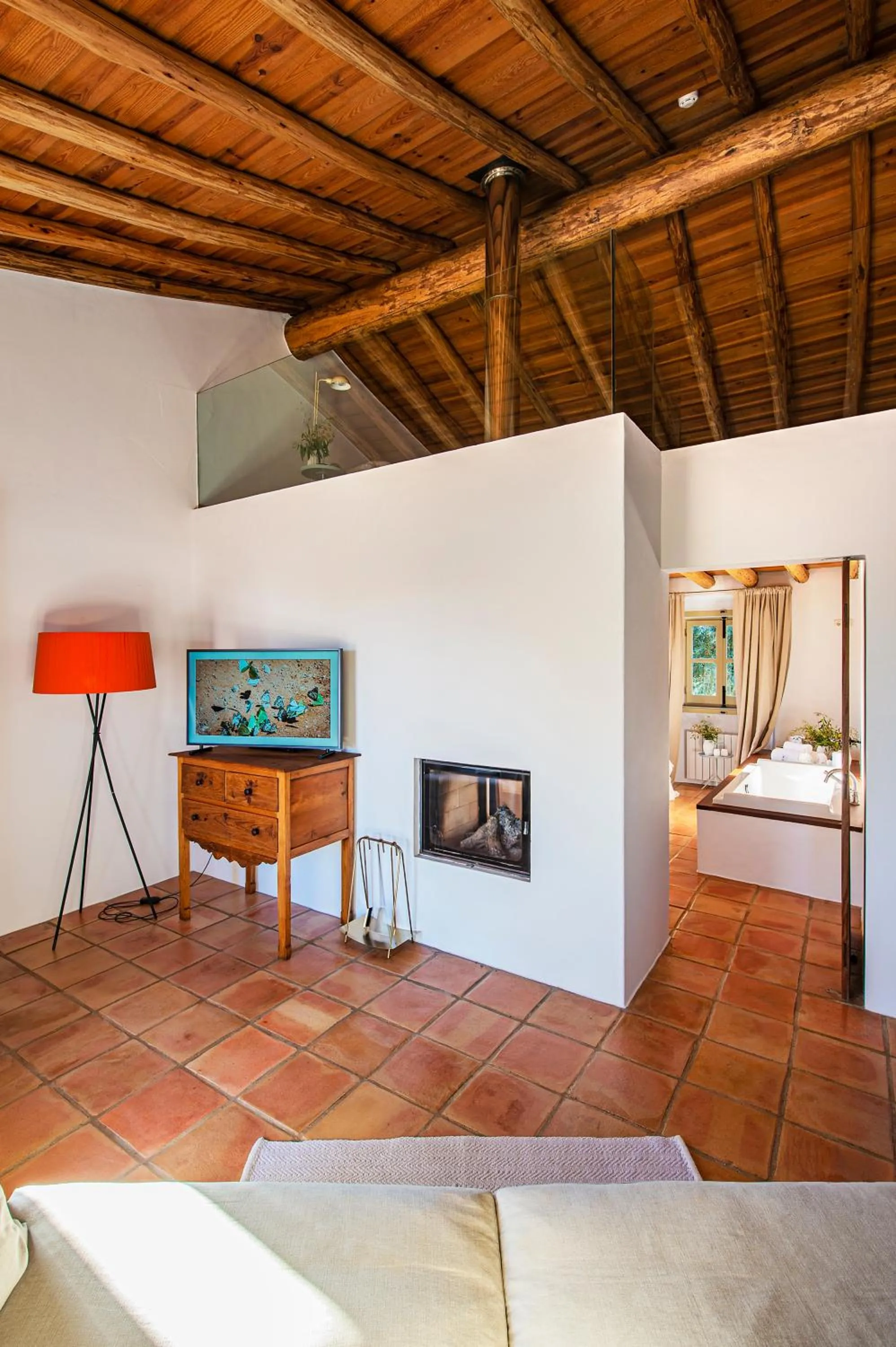 Living room, Bed in Herdade da Malhadinha Nova - Relais & Châteaux