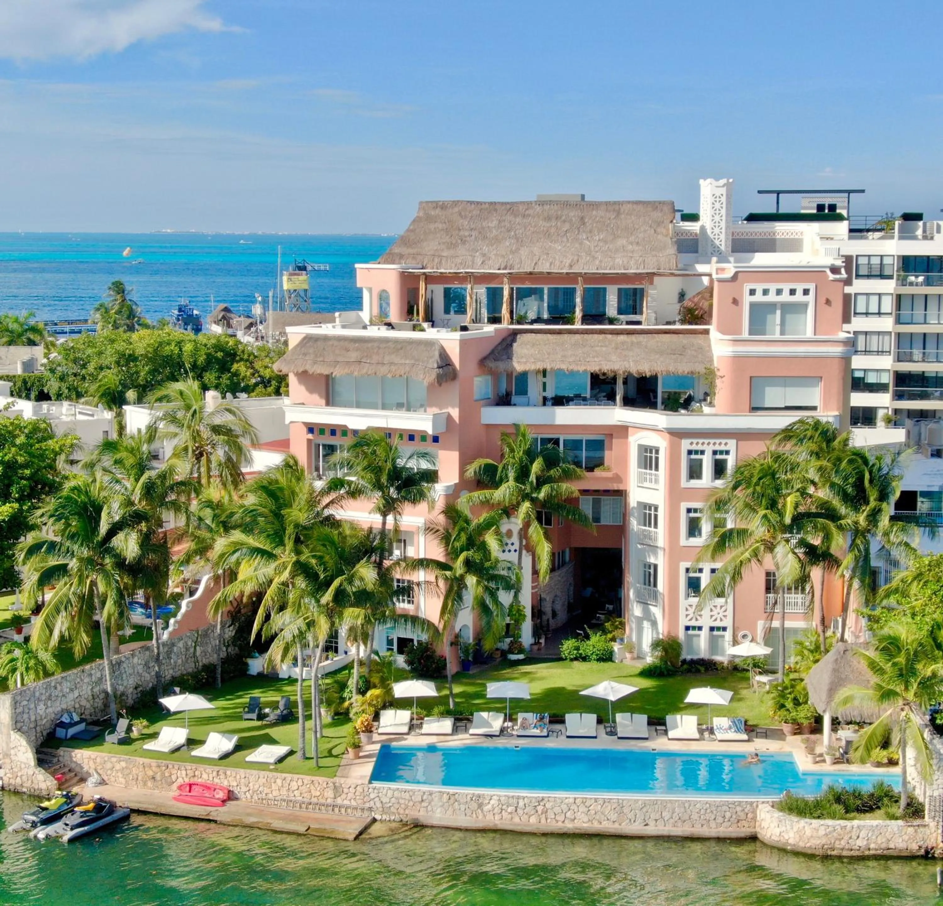 Property building in Casa Tortugas Boutique Hotel - A Hidden Gem in Cancun