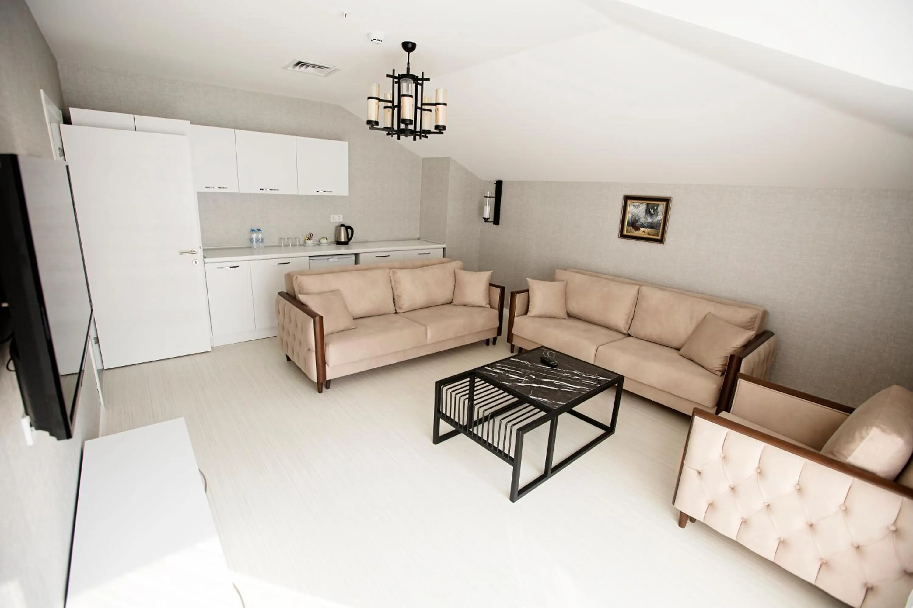Living room in Gardenya Suite Hotel