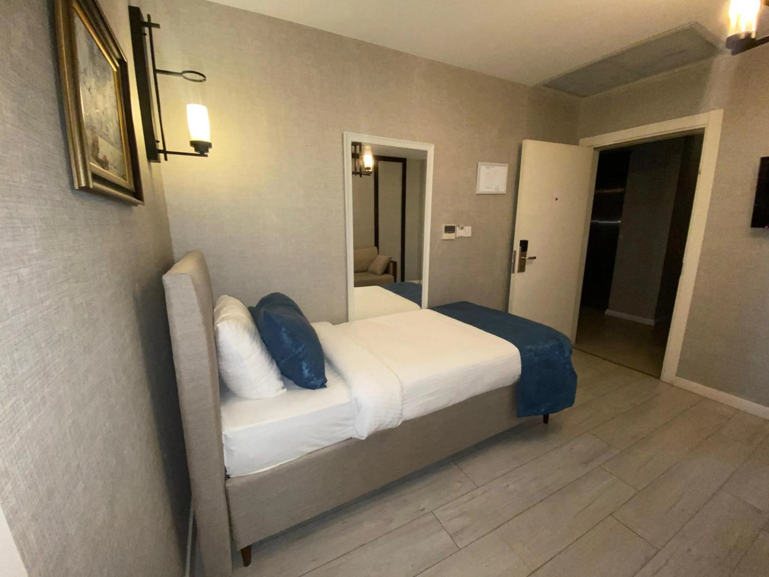 Bedroom, Bed in Gardenya Suite Hotel