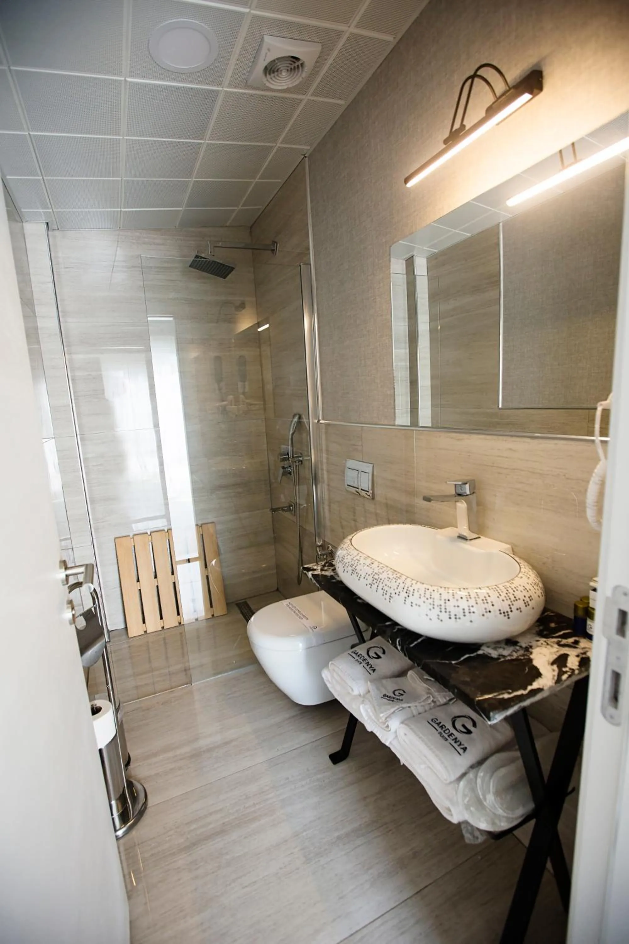 Bathroom in Gardenya Suite Hotel