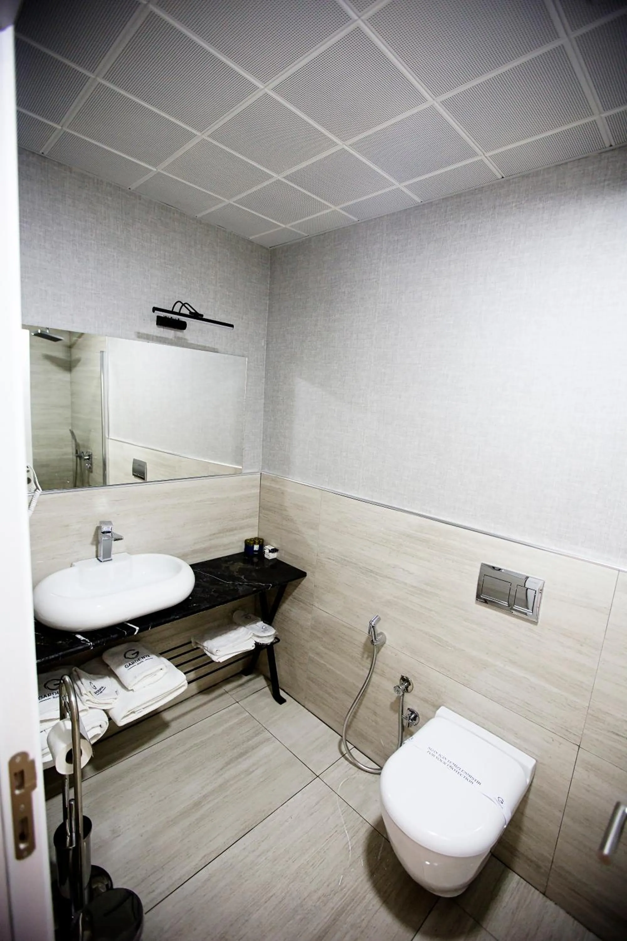 Bathroom in Gardenya Suite Hotel