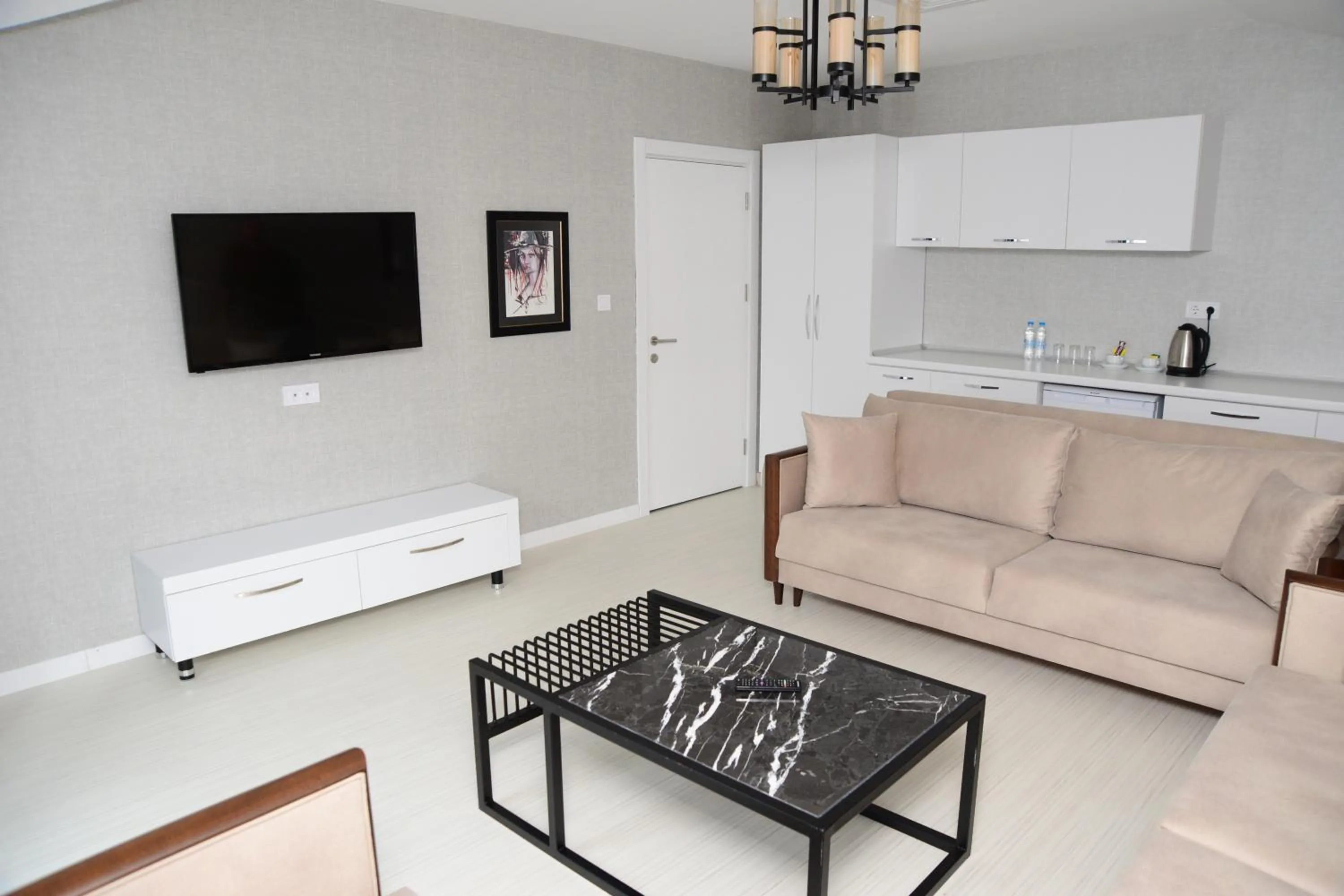 Living room in Gardenya Suite Hotel