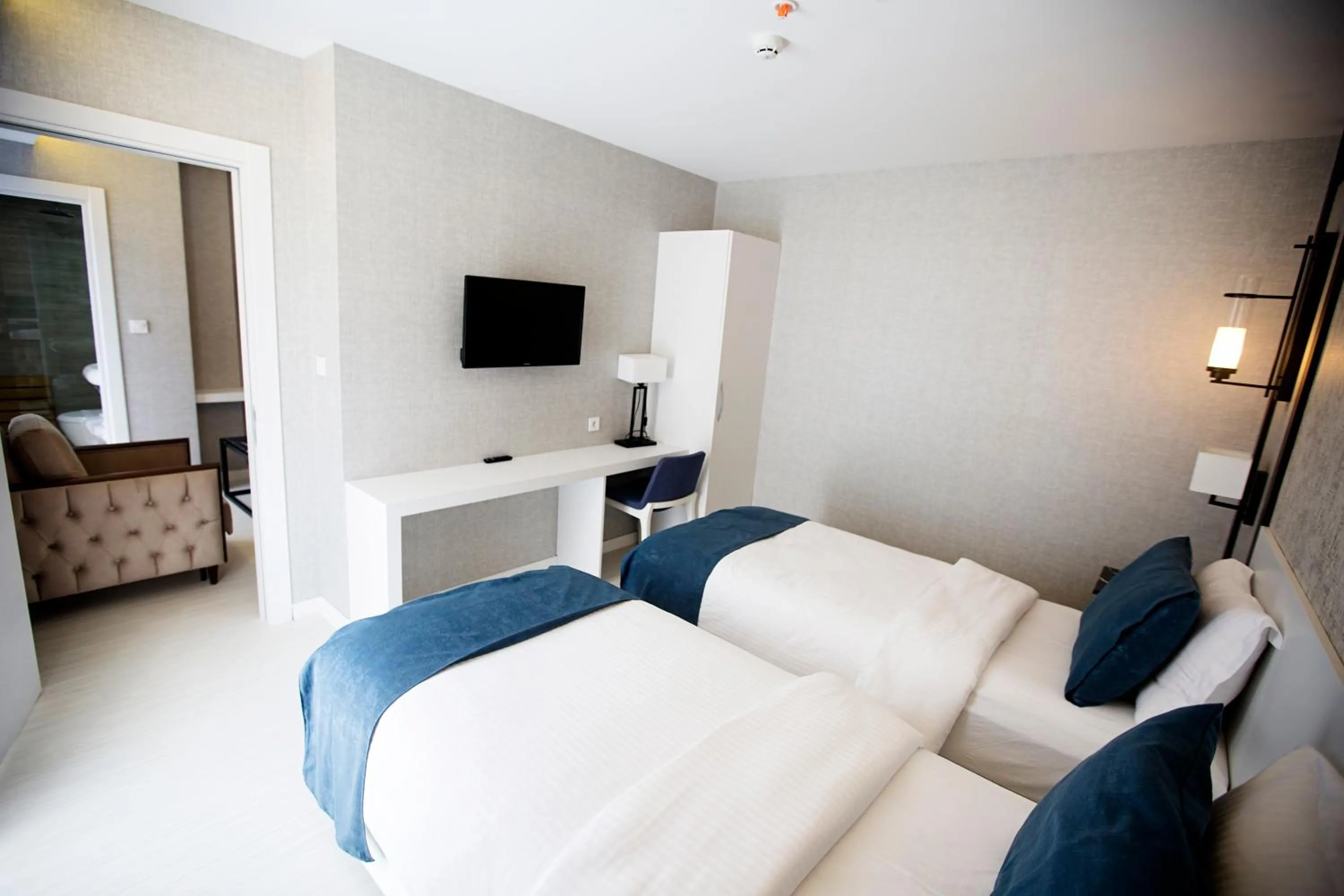 Bedroom, Bed in Gardenya Suite Hotel