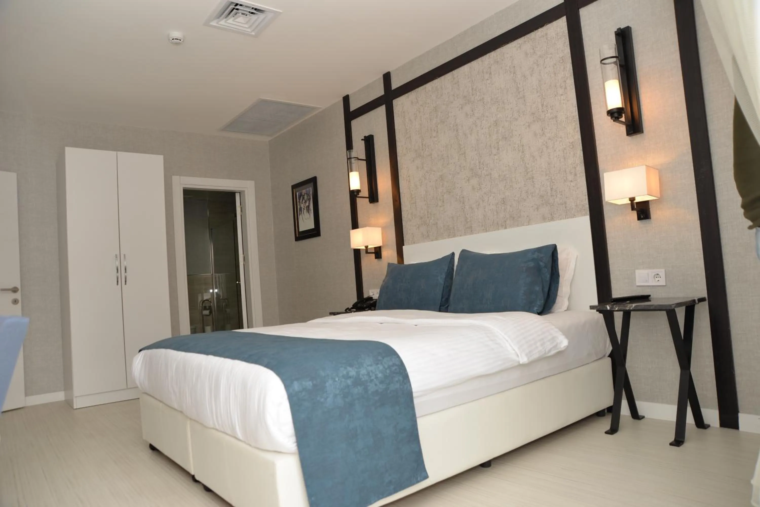 Bedroom, Bed in Gardenya Suite Hotel