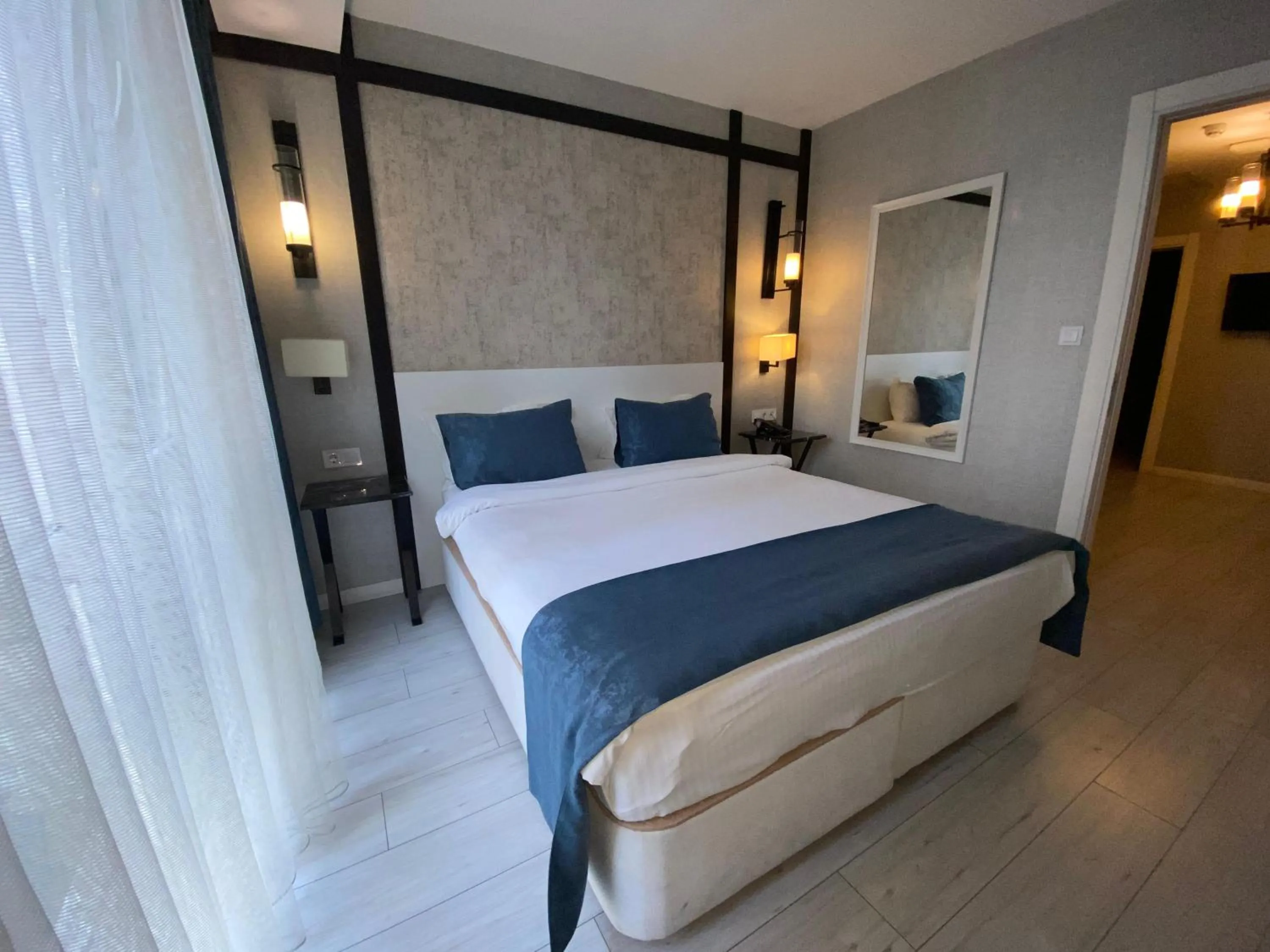 Bedroom, Bed in Gardenya Suite Hotel