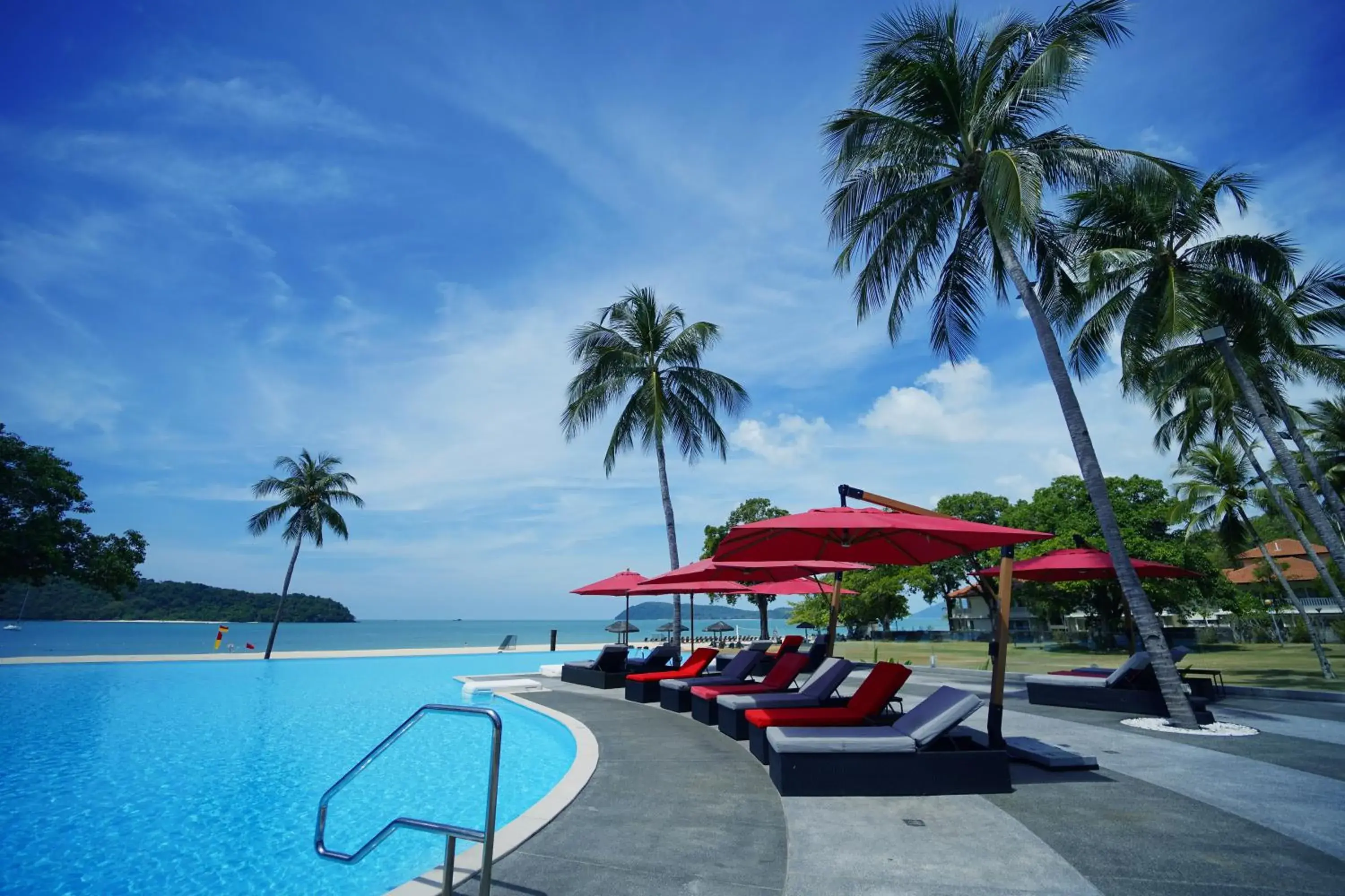 Swimming pool in Holiday Villa Resort & Beachclub Langkawi Swimming pool in Holiday Villa Resort & Beachclub Langkawi