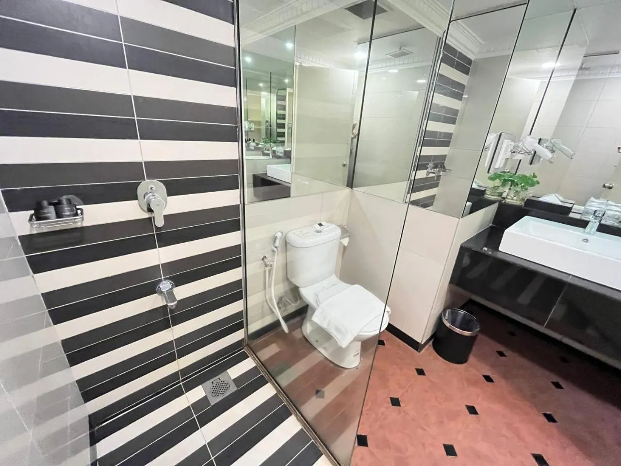 Shower in Holiday Villa Resort & Beachclub Langkawi