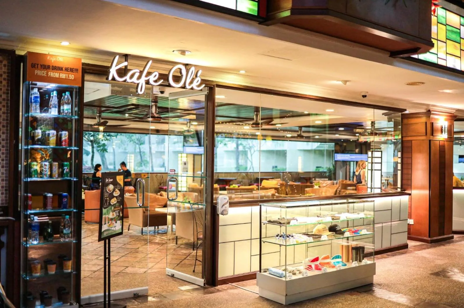 Restaurant/places to eat in Holiday Villa Resort & Beachclub Langkawi