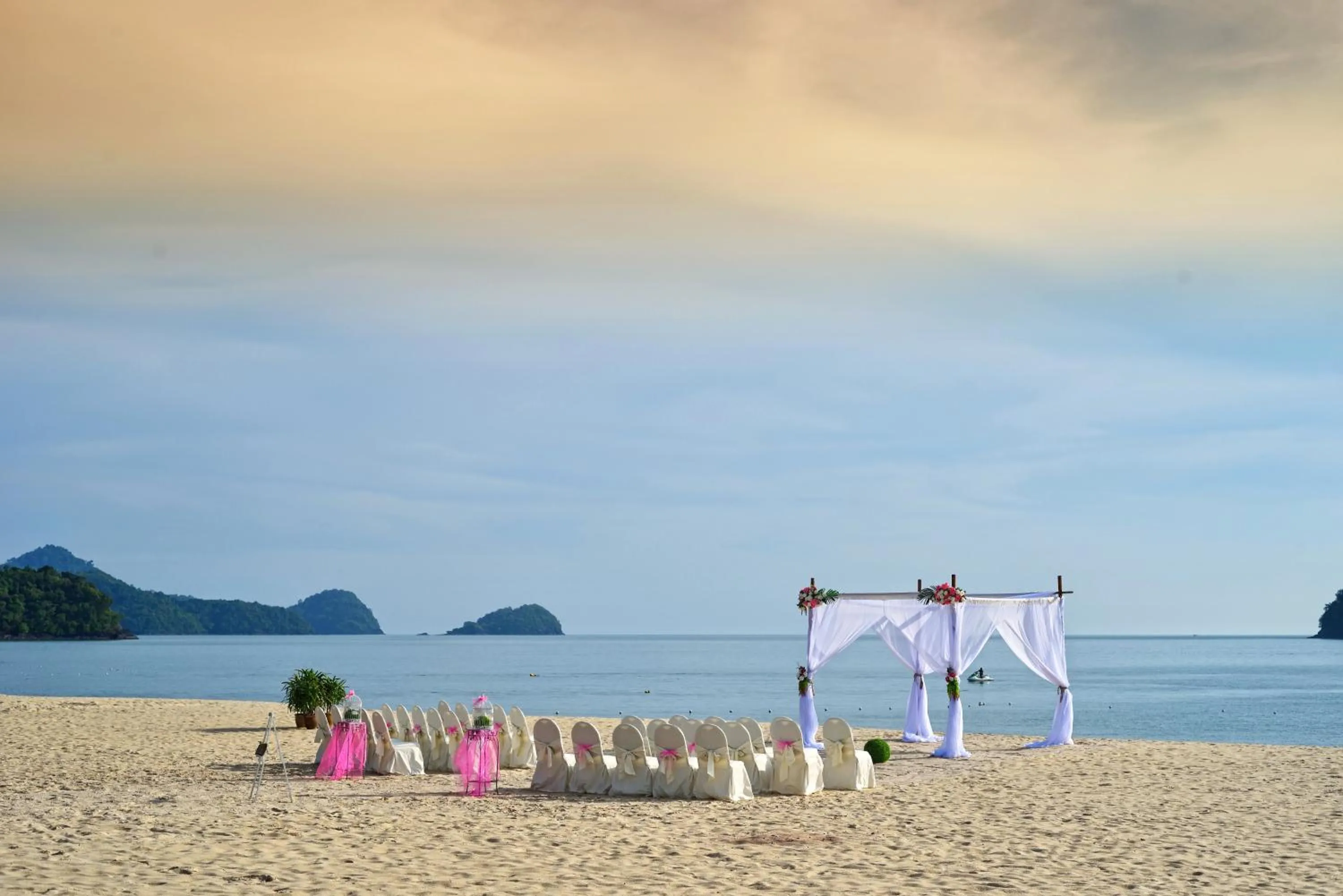 Beach in Holiday Villa Resort & Beachclub Langkawi