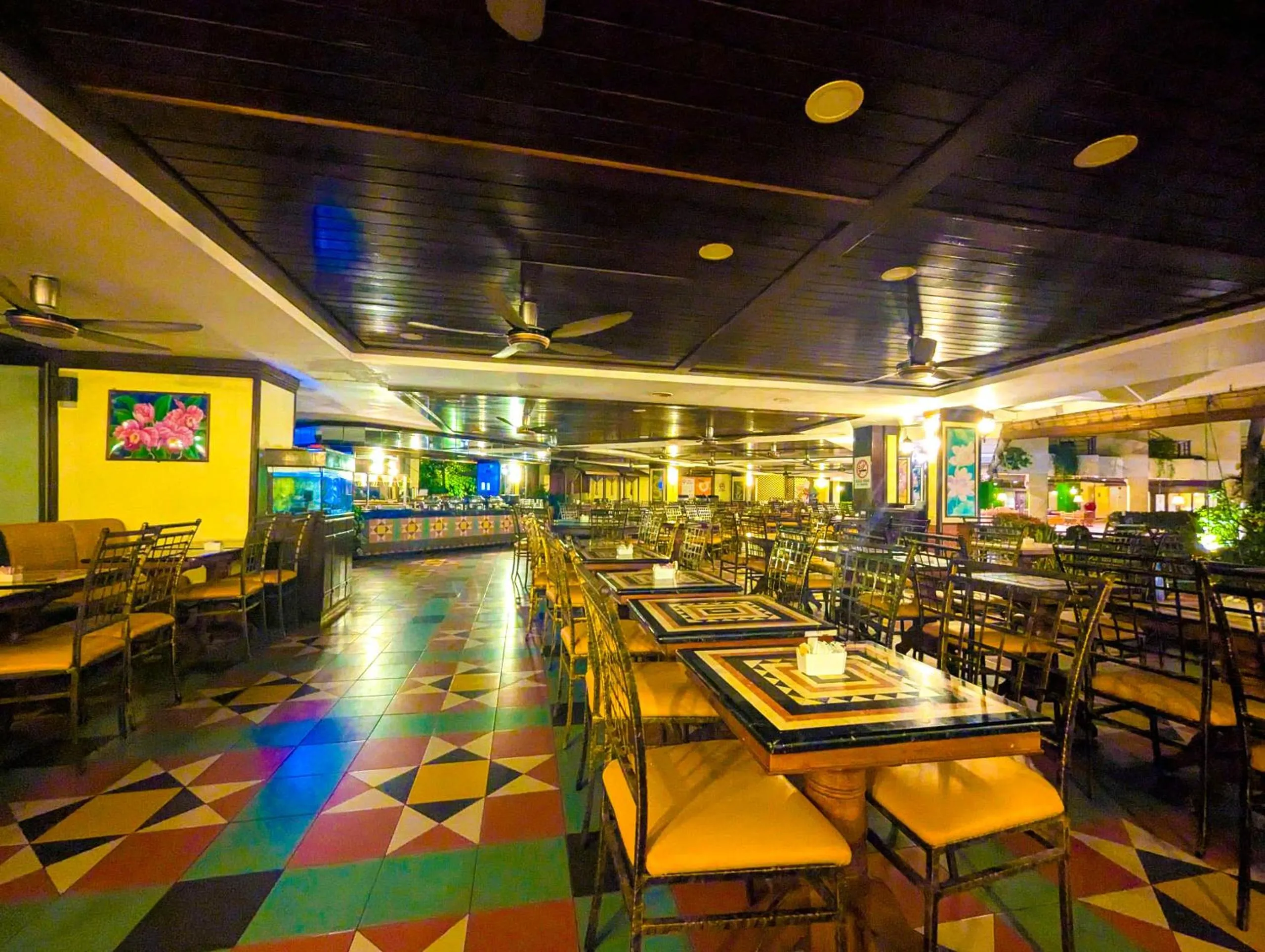 Restaurant/places to eat in Holiday Villa Resort & Beachclub Langkawi