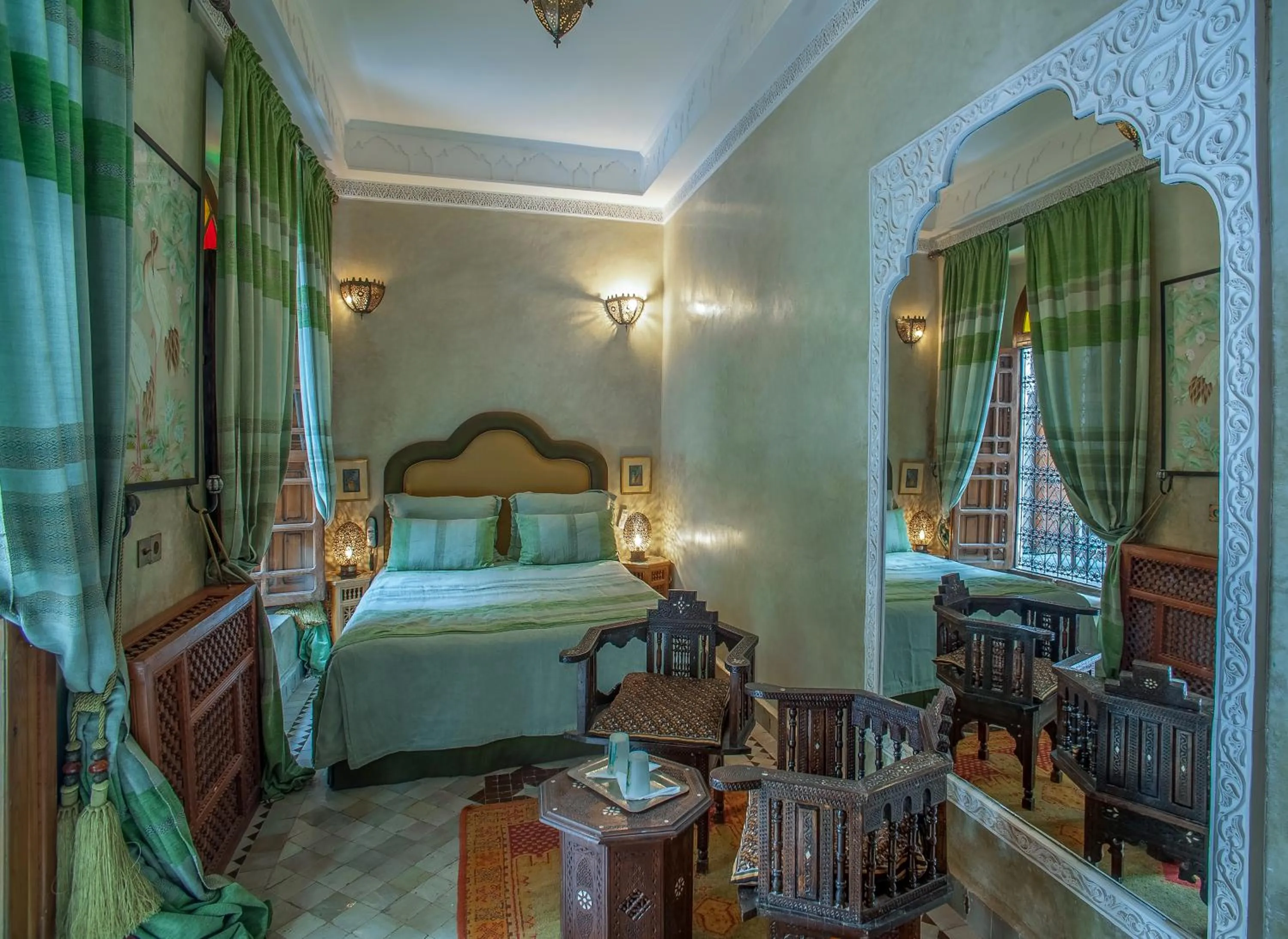 Seating area, Bed in Riad & Spa Laurence Olivier