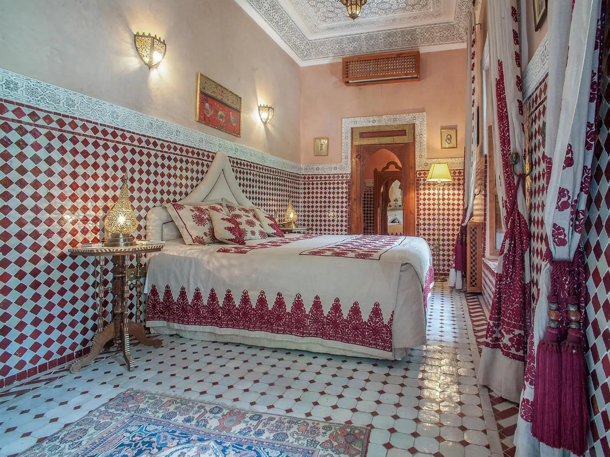 Bed in Riad & Spa Laurence Olivier Bed in Riad & Spa Laurence Olivier