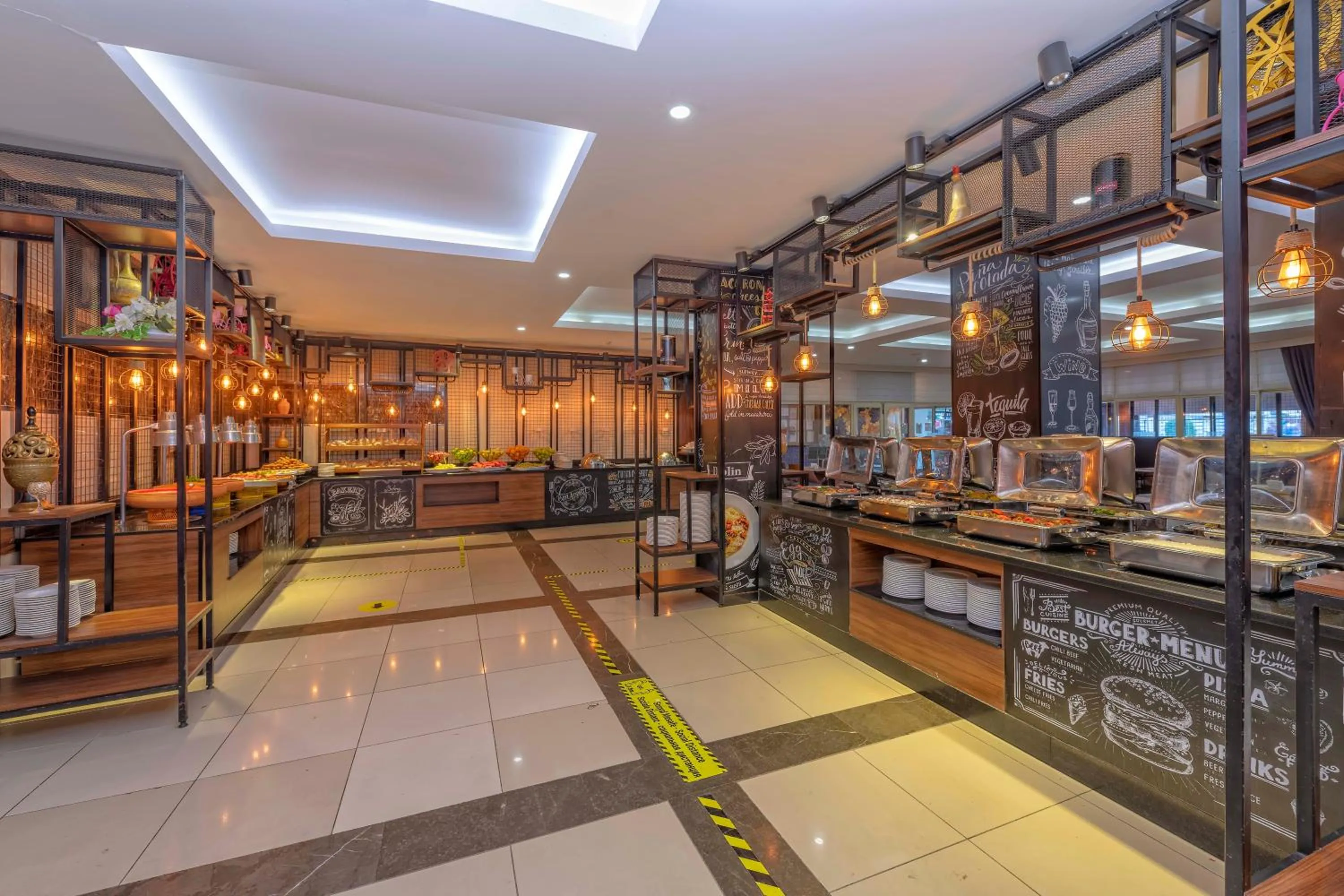 Restaurant/places to eat in Armas Beach