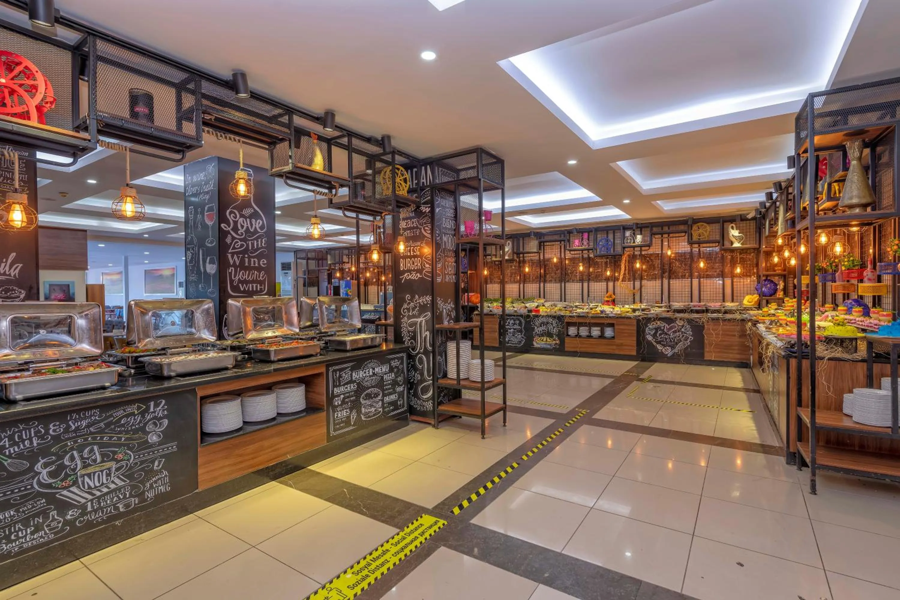 Restaurant/places to eat in Armas Beach