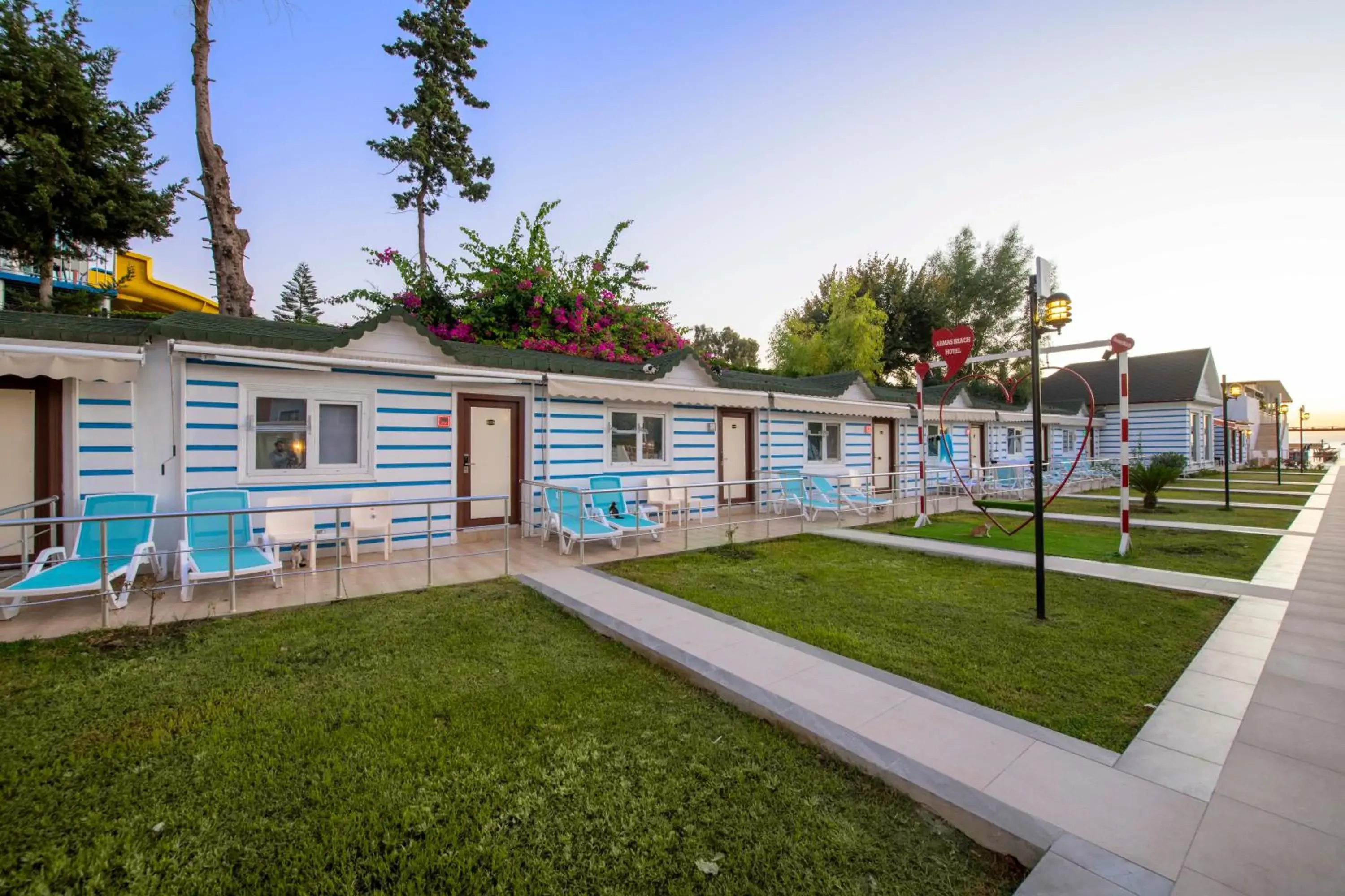 Garden, Property Building in Armas Beach Hotel