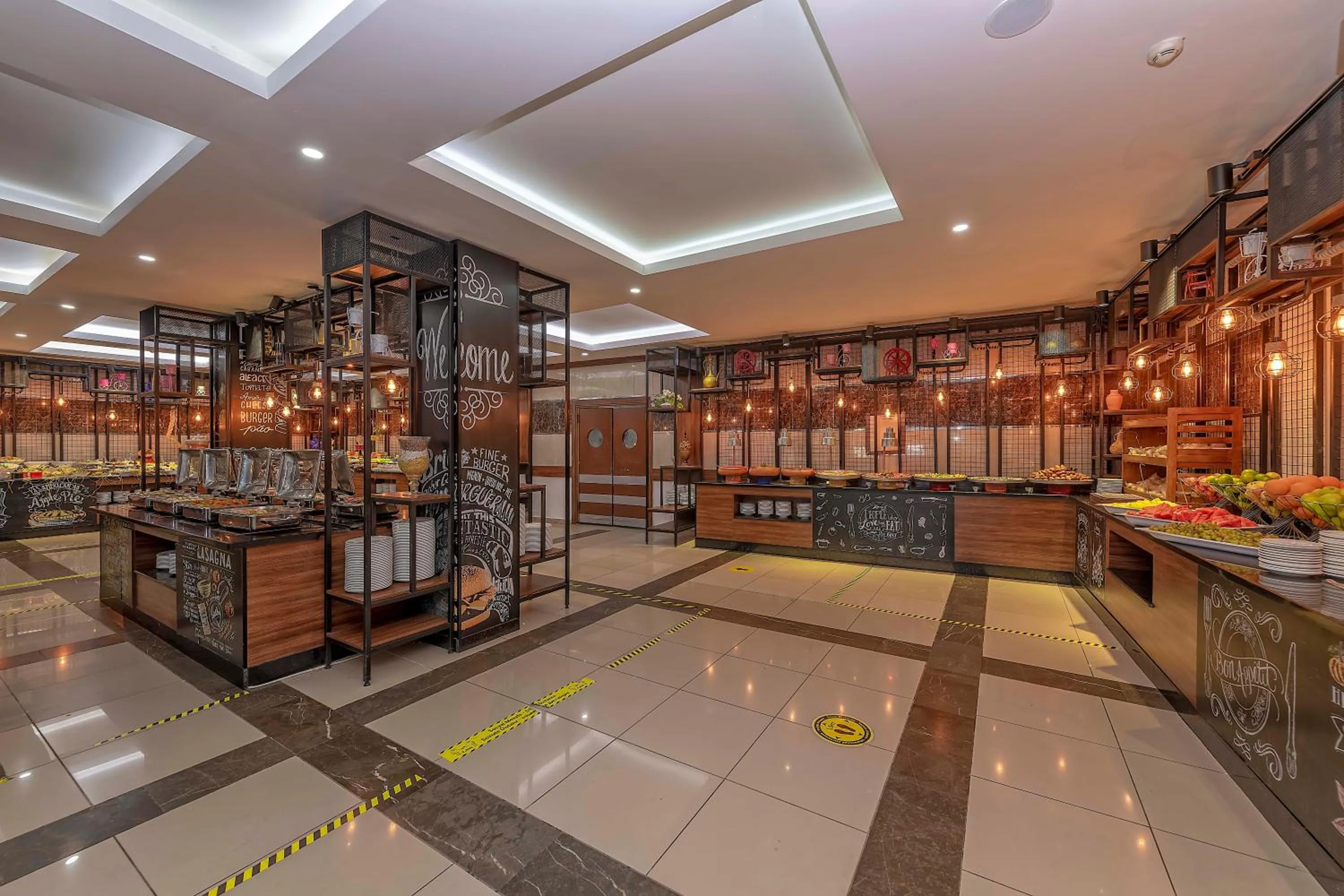 Restaurant/places to eat in Armas Beach